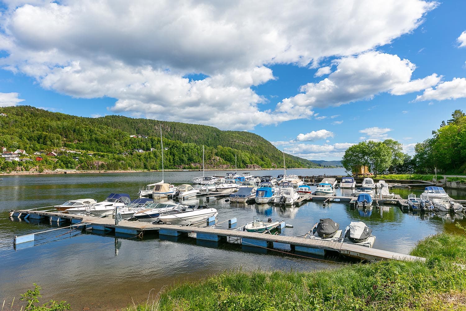 Hyggen båthavn, kort vei til sjøen og maritime fritidsmuligheter.