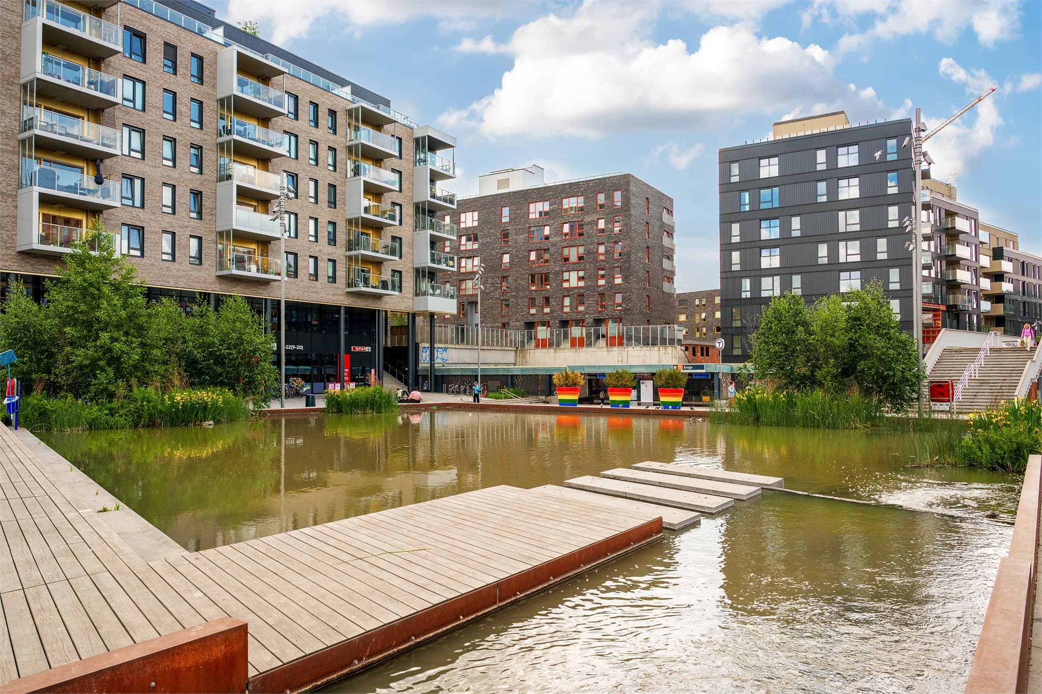 Ensjø har blitt forvandlet til en urban og levende bydel med grønne møteplasser.