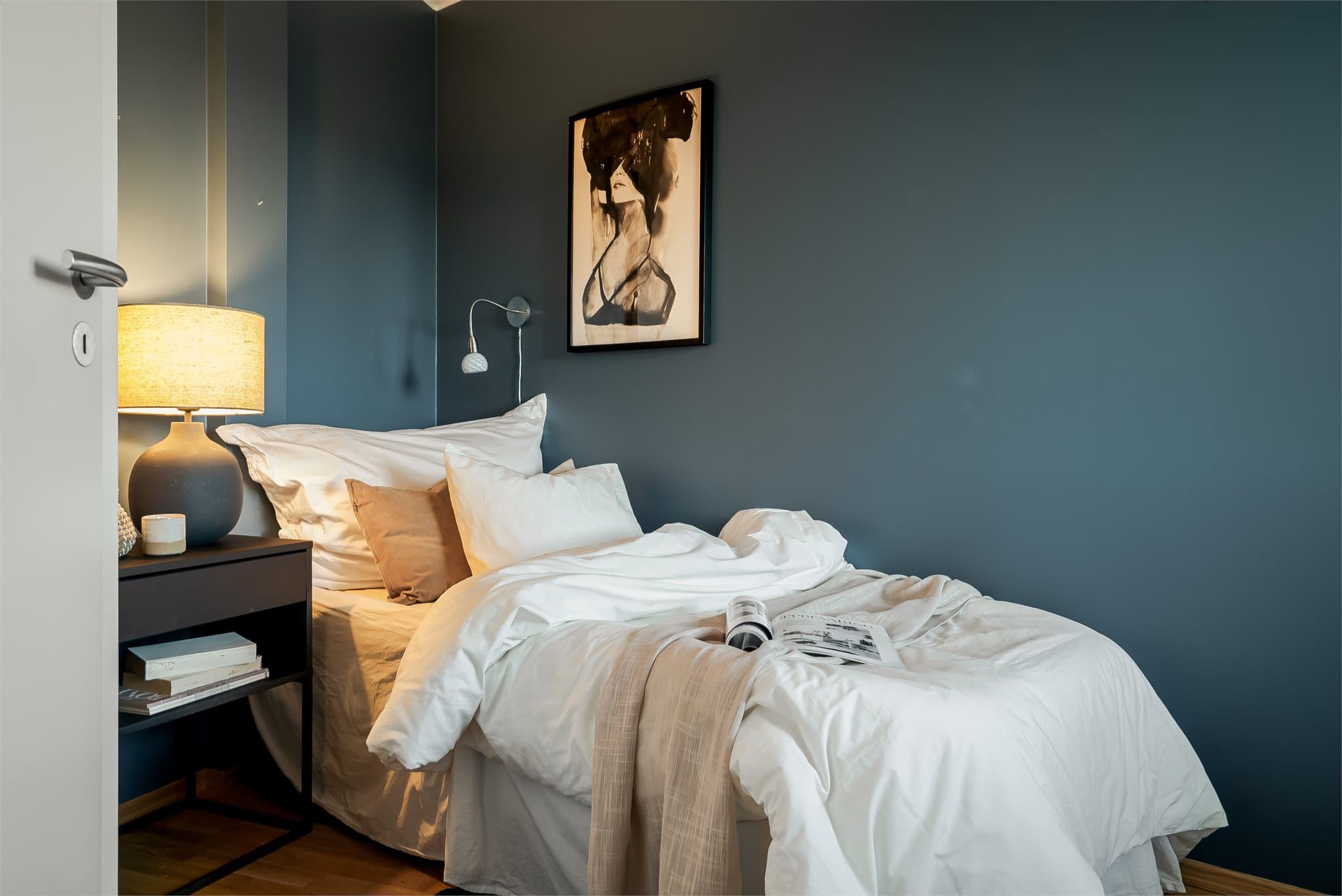 Soverom 3 er på 8 kvm med god plass til seng og nattbord.