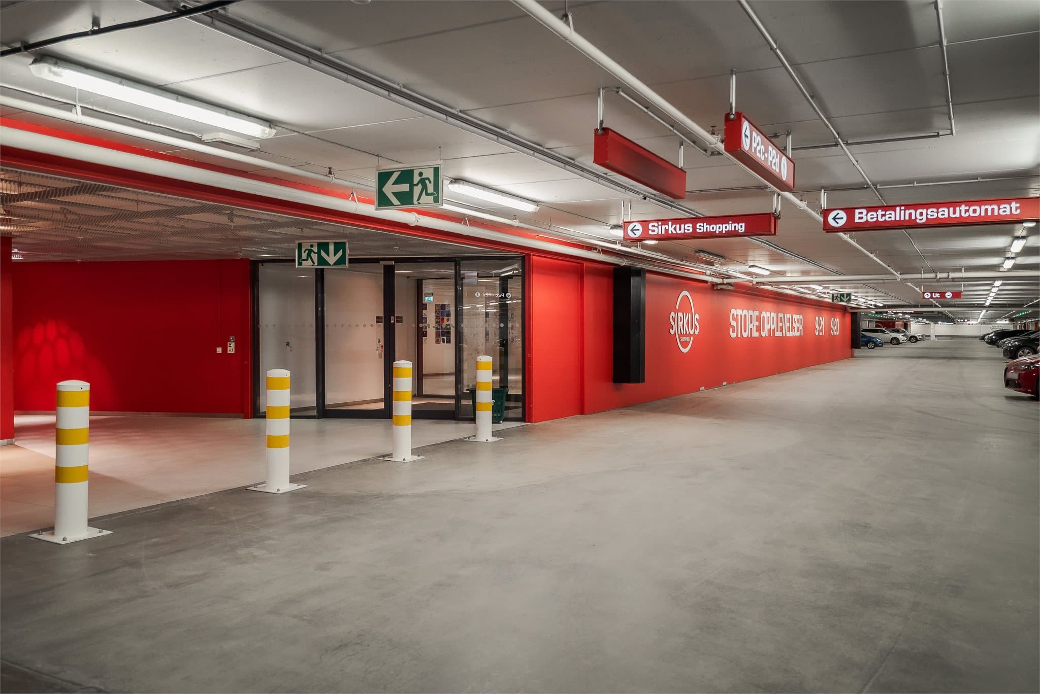 Her bor man kun en heistur unna et rikt utvalg av butikker og spiseplasser med Sirkus Shopping i samme bygg.