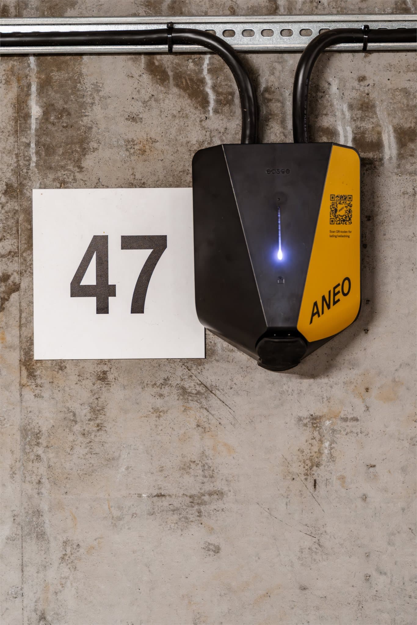 Det medfølger en parkeringsplass i felles garasjeanlegg i nabobygg/under Rema 1000.