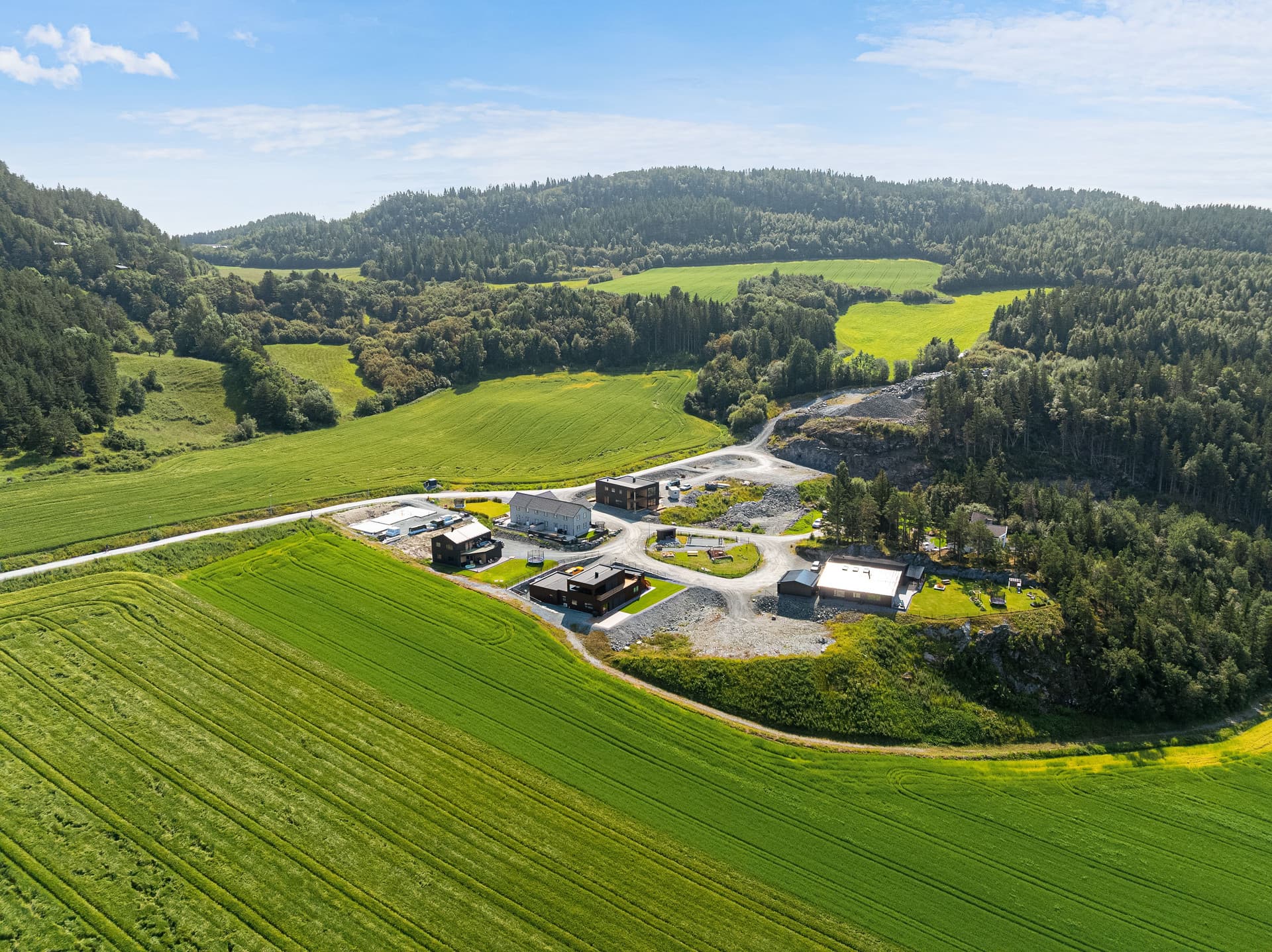 Attraktiv og romslig tomt på 1 022m² med flott beliggenhet.