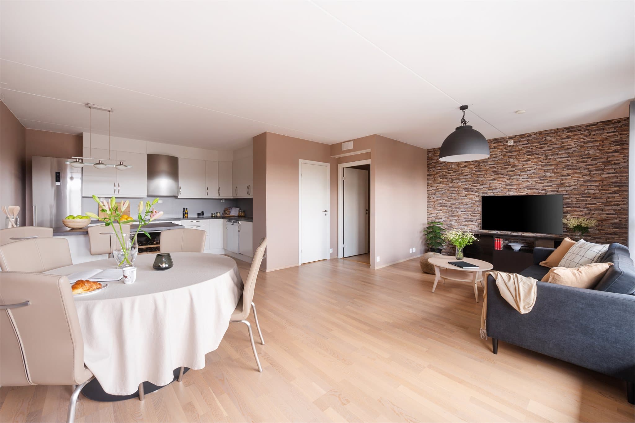 Leiligheten har god planløsning med god størrelse på alle rommene.