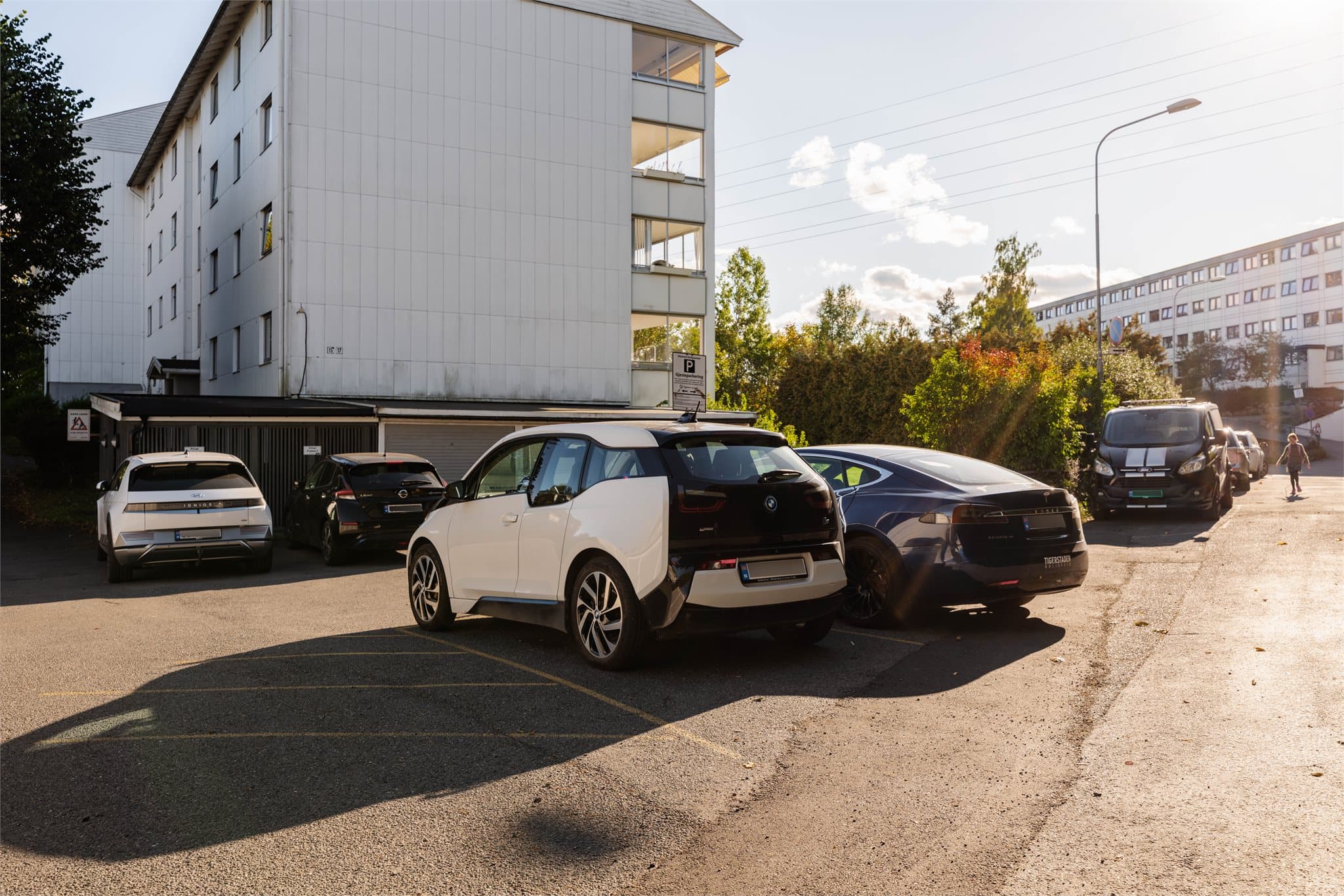 Sameiet har utleie av faste parkeringsplasser og gjesteparkering.