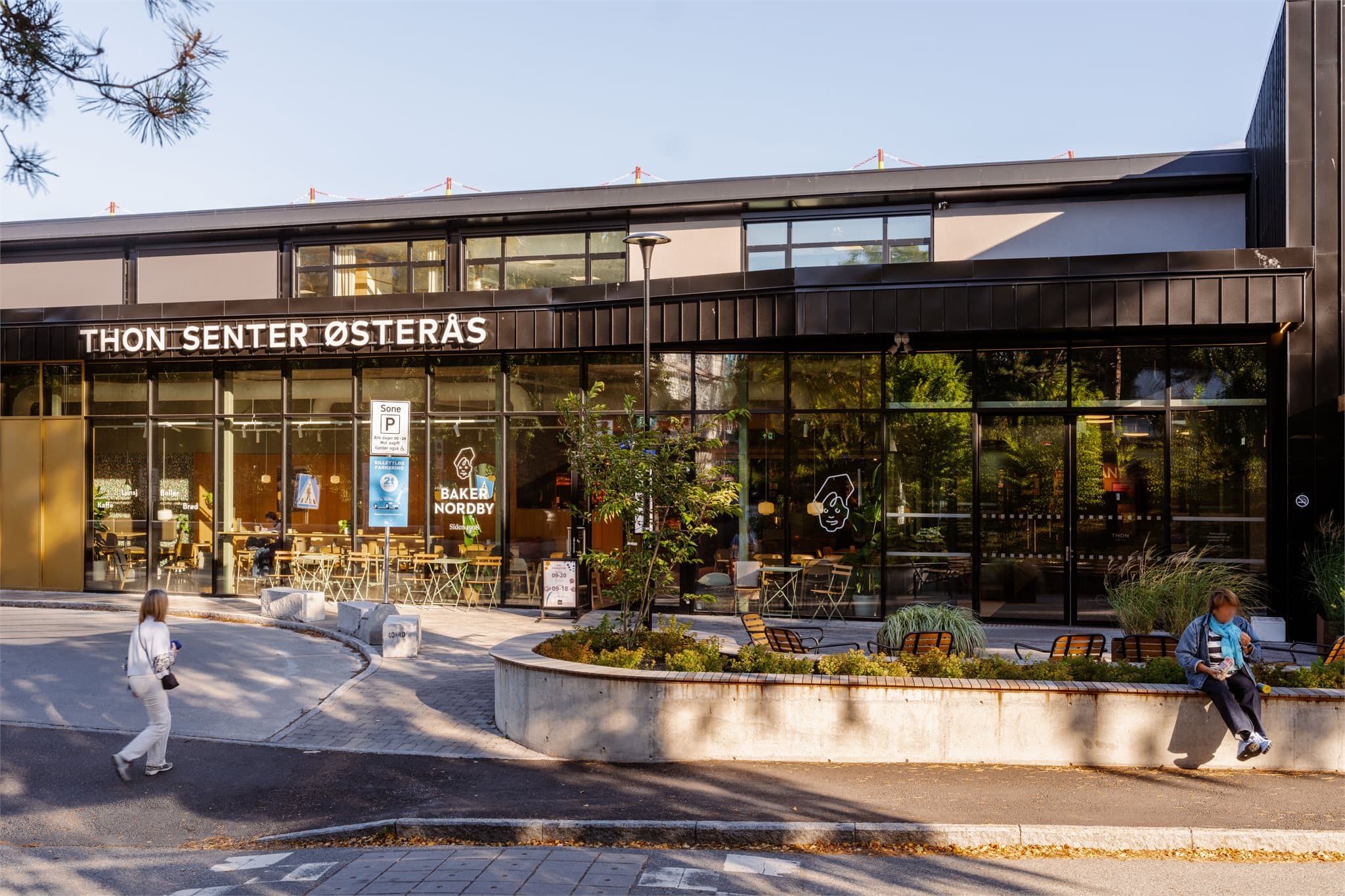 Thon Senter Østerås.