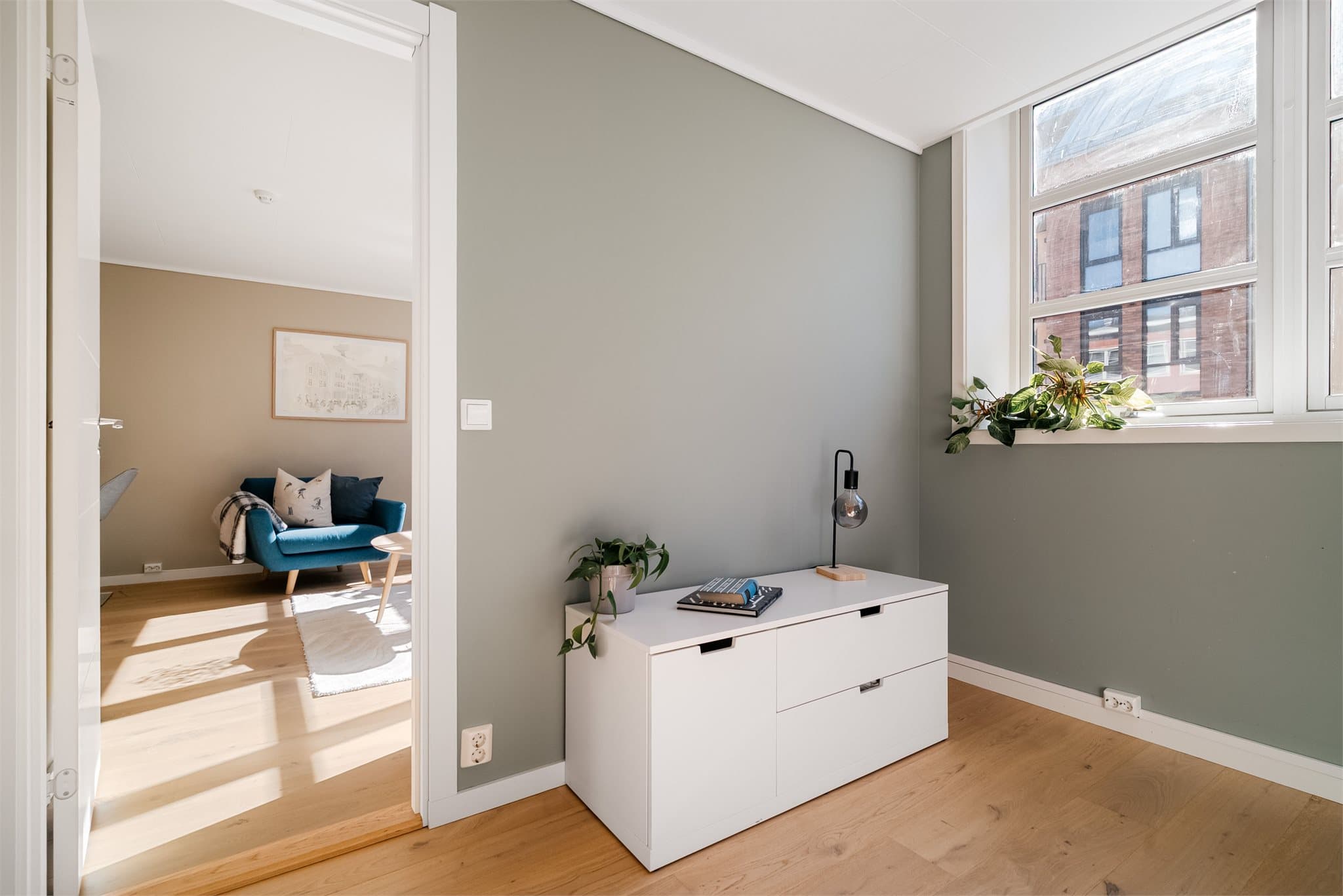 Innerdører i leiligheten ble skiftet i 2021.