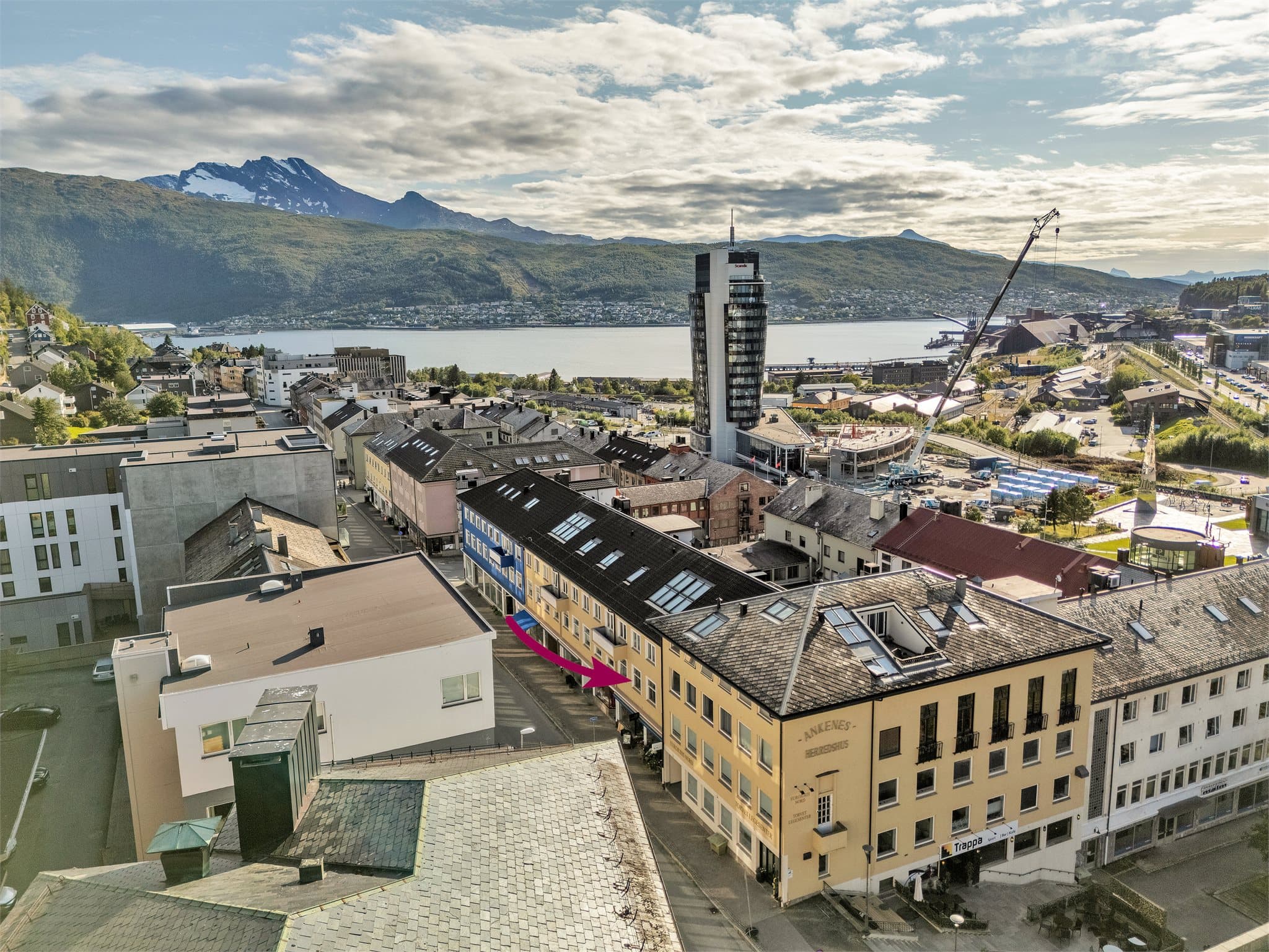 AMFI Narvik og byens øvrige servicetilbud ligger en kort spasertur unna.