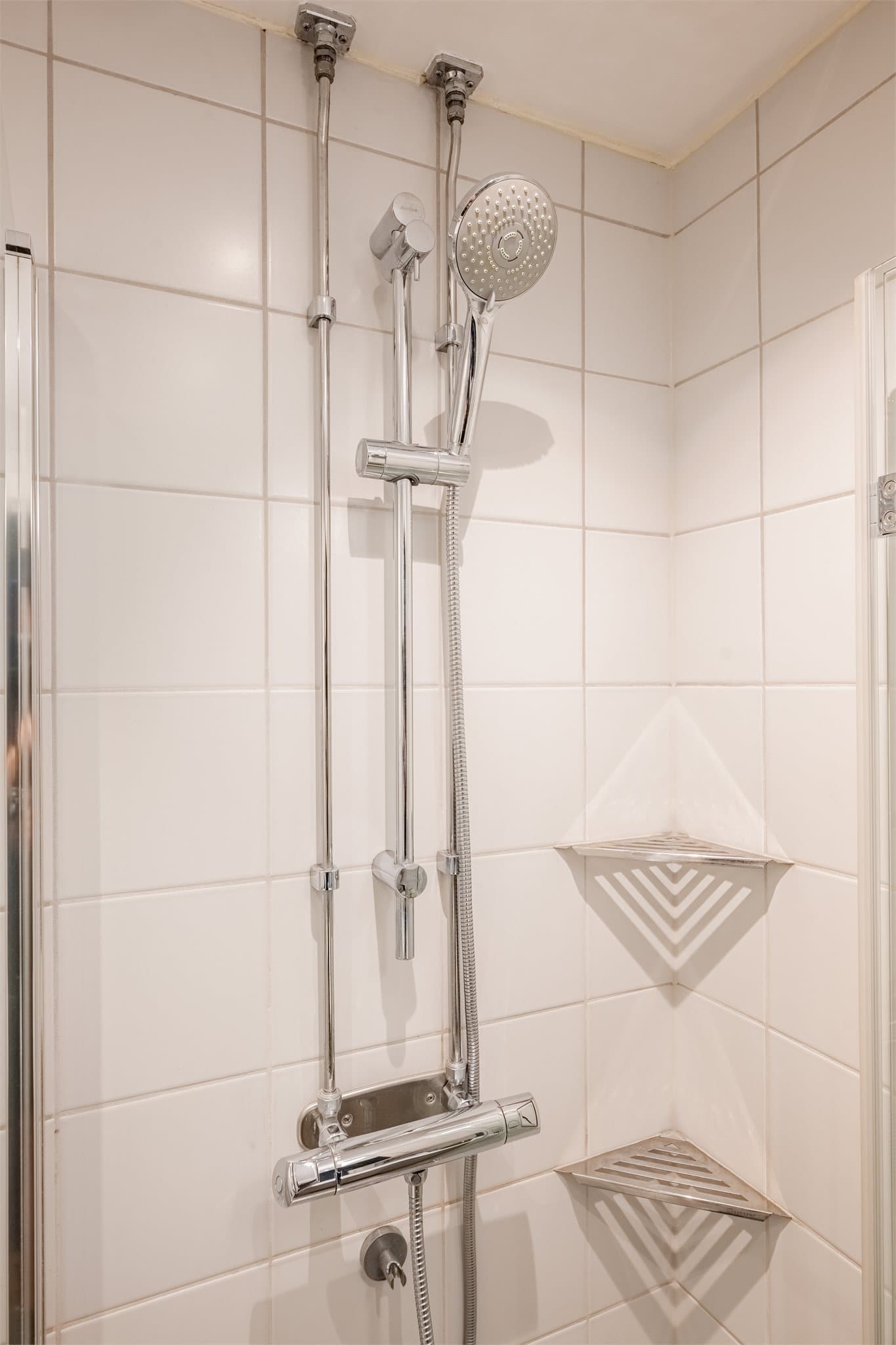 Ifølge eier ble badet totalrenovert i 2017 i regi av sameiet.