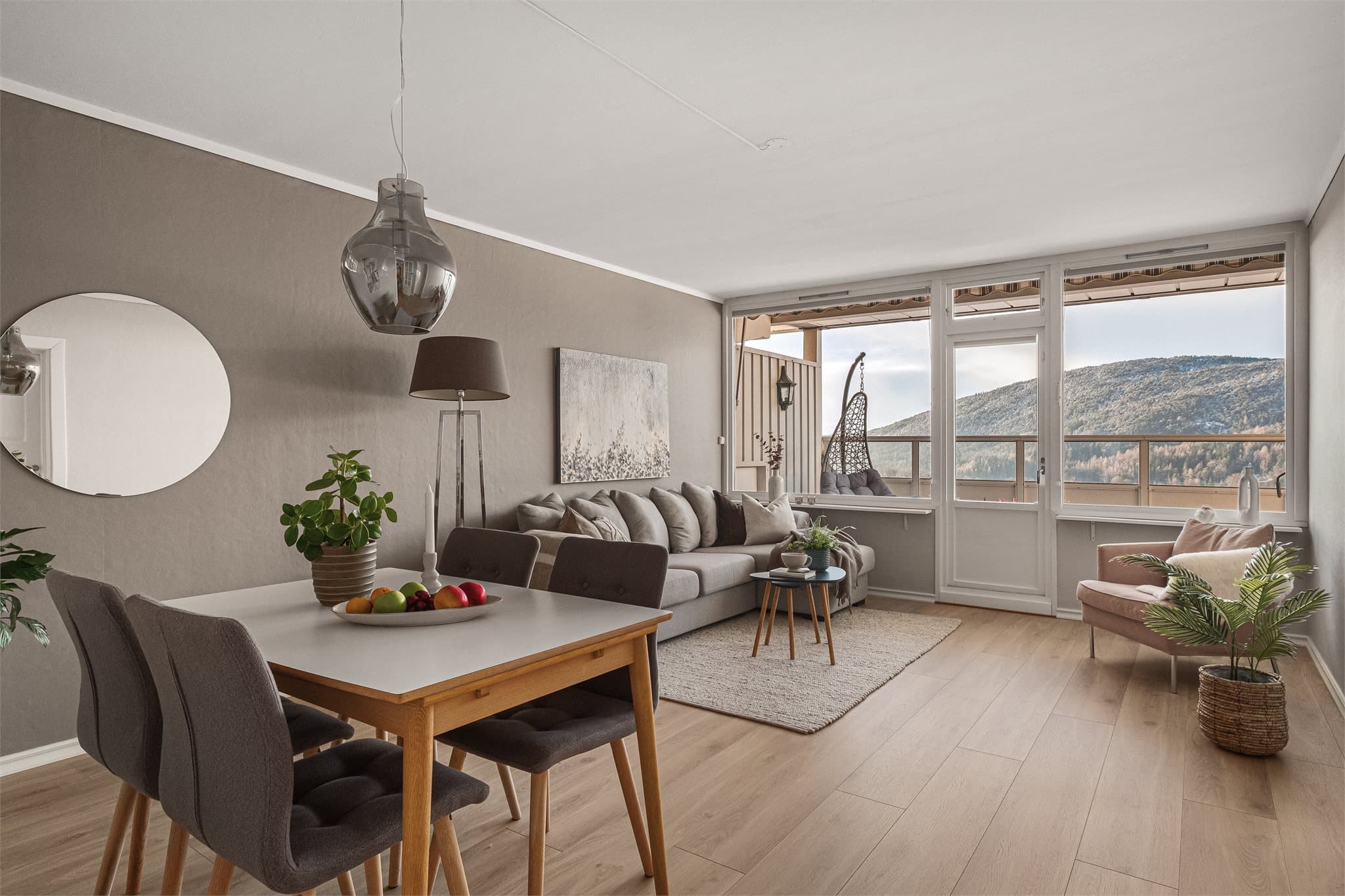 - Emera Eiendomsmegling v/Stian Sletten har gleden av å presentere Vilhelm Bjerknes Vei 66 -