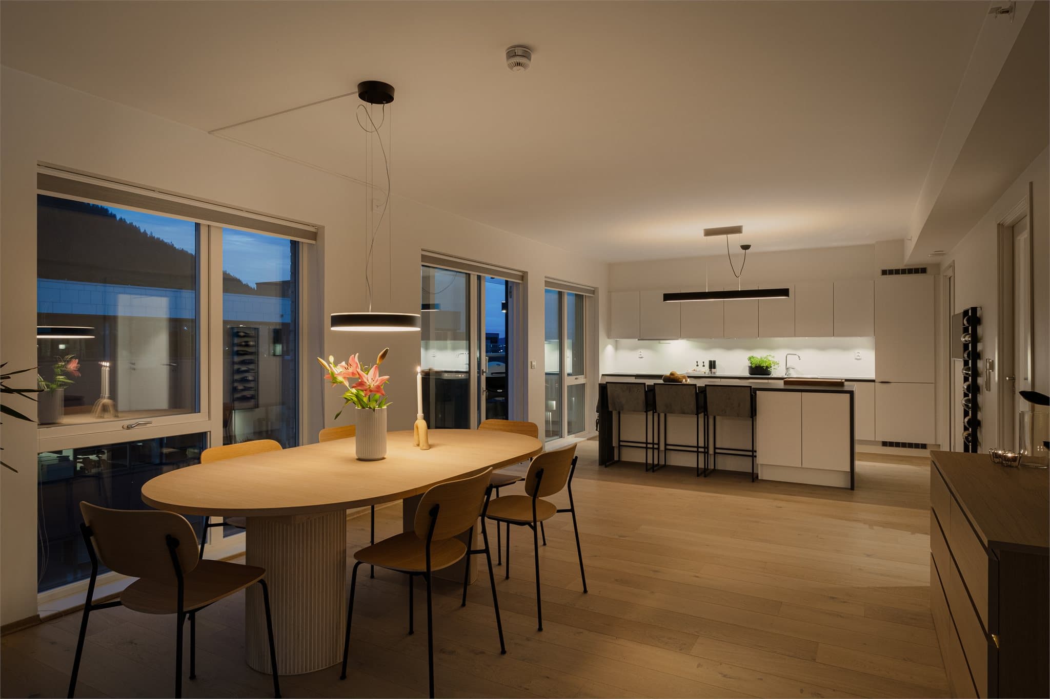 - Stue/kjøkken måler 40,2m² -