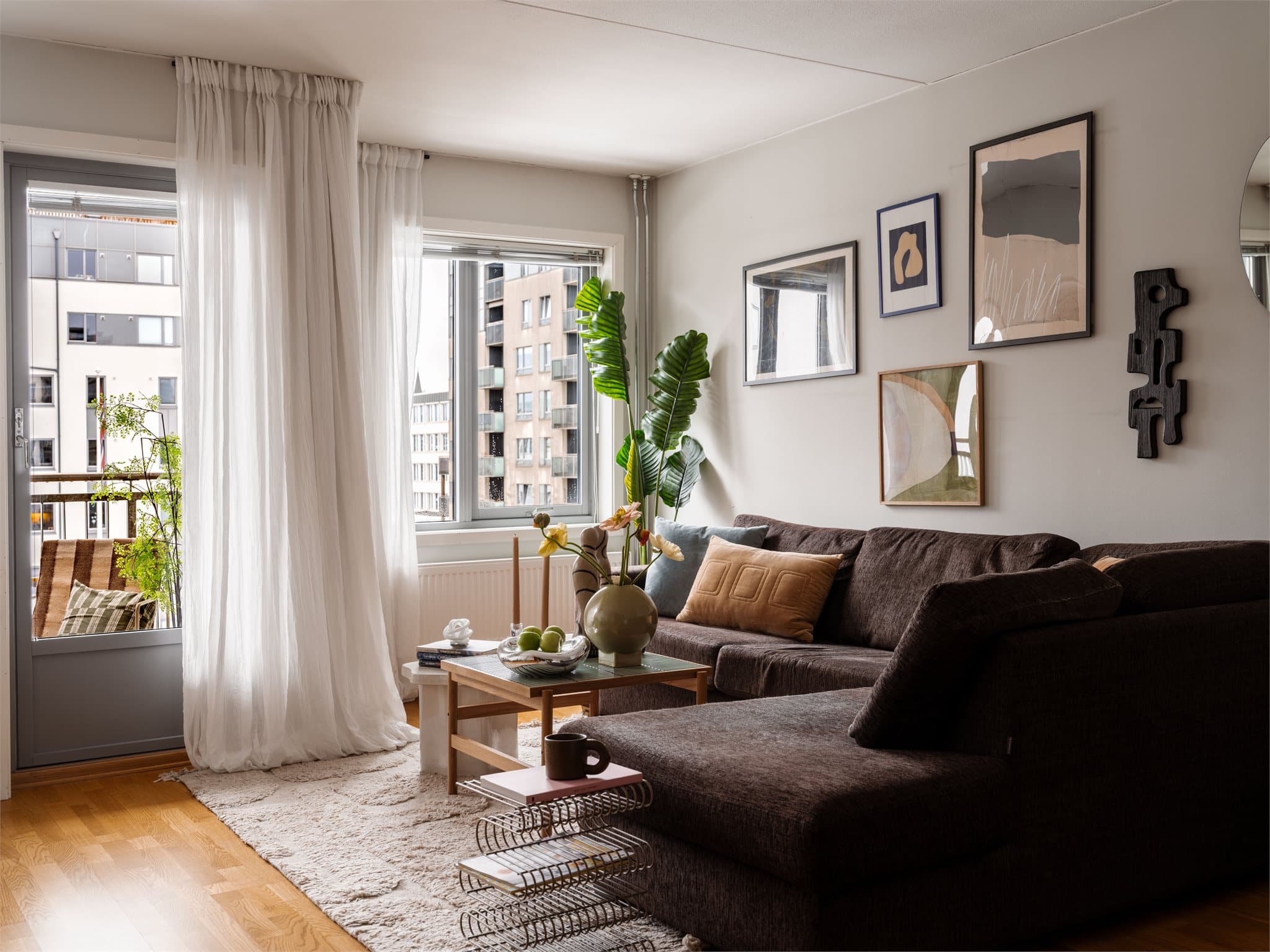 Dette er en flott 3-roms leilighet i et nyere bygg (2009), sentralt på Grünerløkka