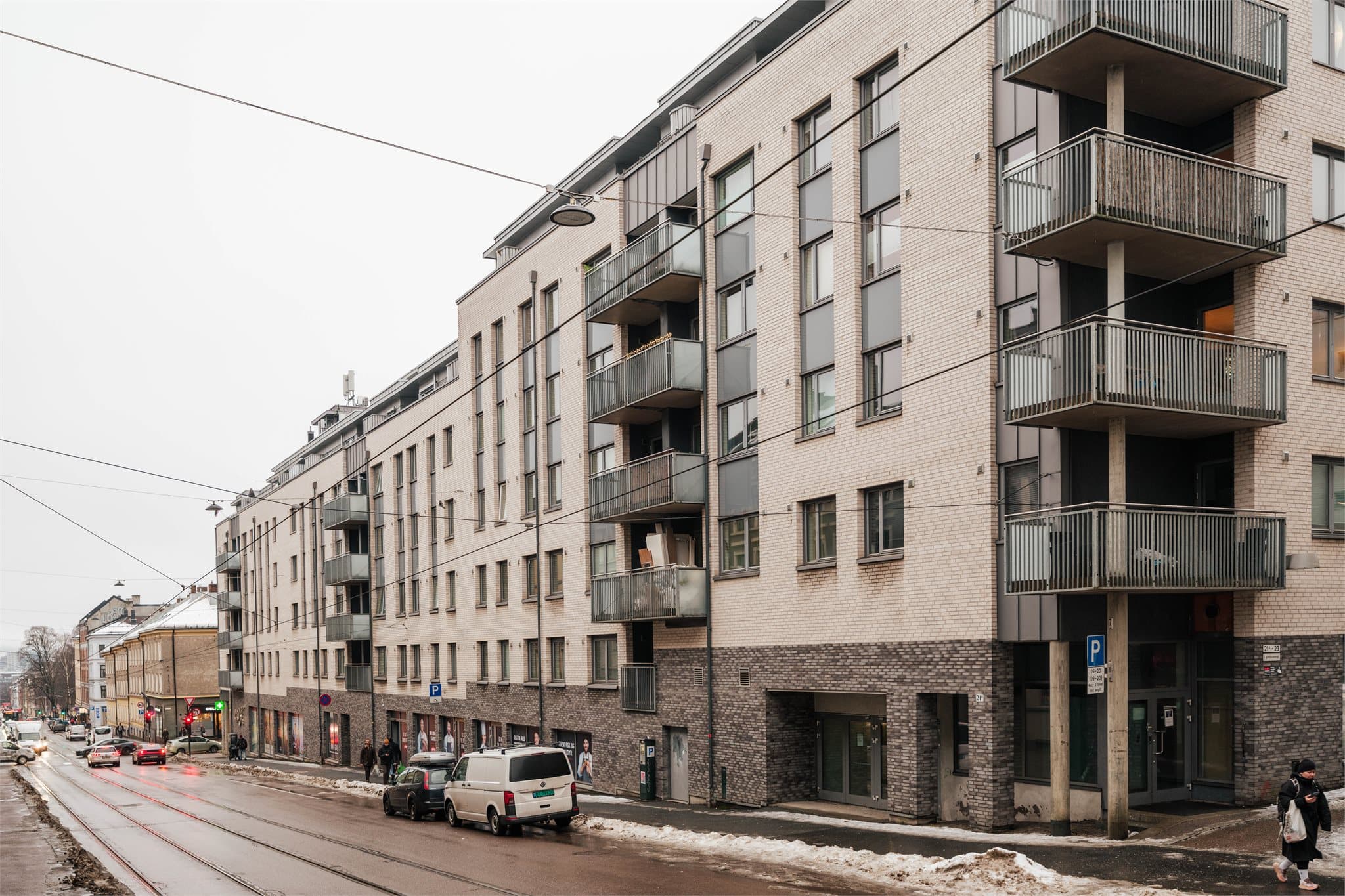 Beliggenheten er super sentralt, med "alt" du trenger rett utenfor døren!