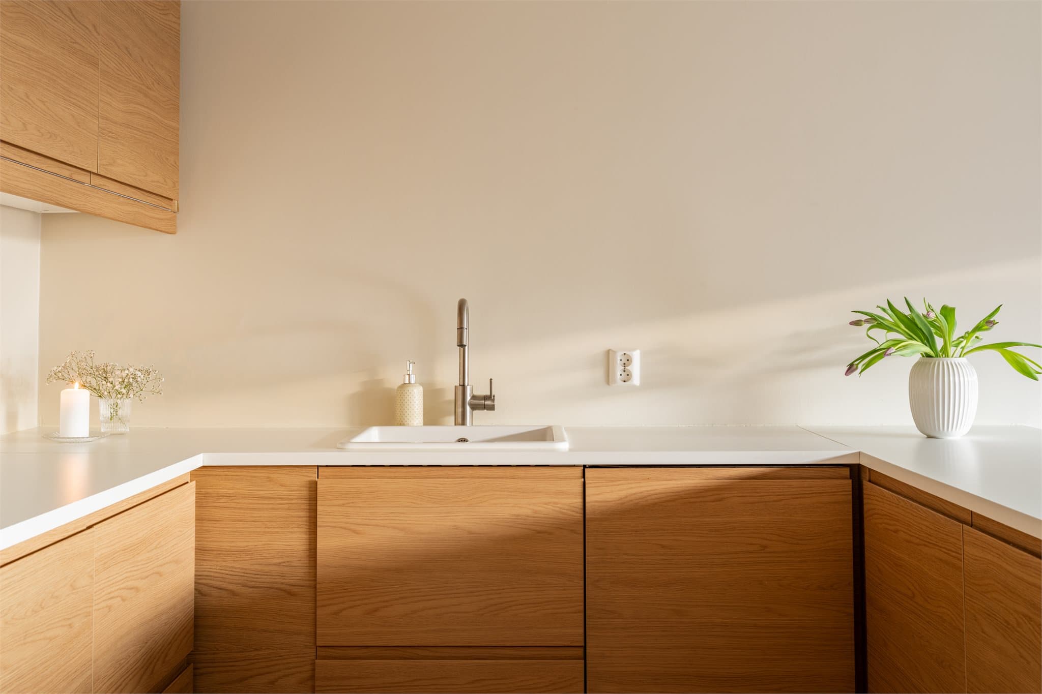 Integrerte hvitevarer fra 2022 inkluderer komfyr, oppvaskmaskin og kjøl/frys.