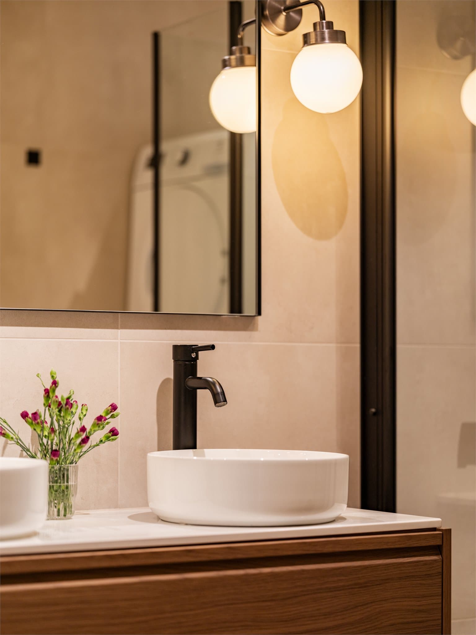 Det er varmekabler i gulvet for økt komfort.