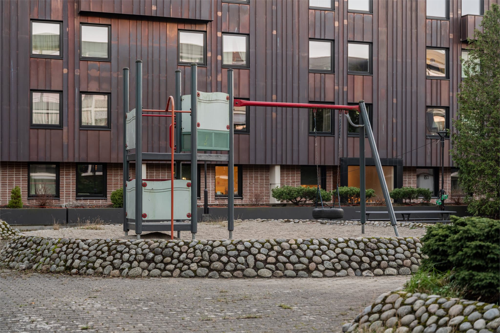 Her bor man i et trygt og bilfritt bomiljø uten gjennomgangstrafikk.