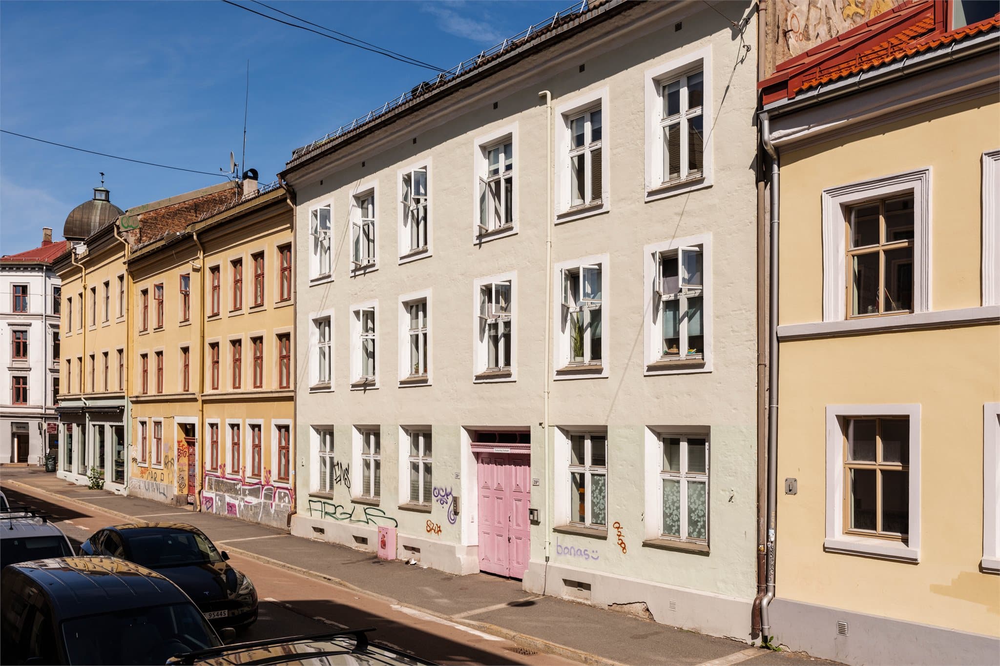 Korsgata 28 er en klassisk bygård fra 1895, sentralt på Grünerløkka.