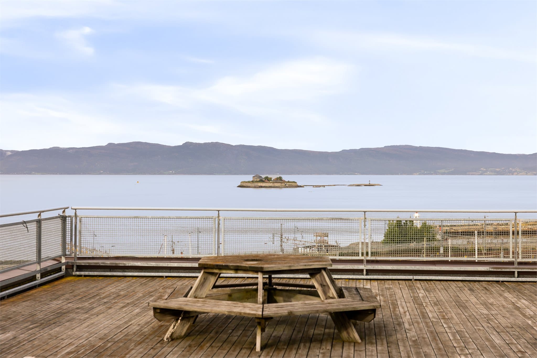 Herfra har du også flott utsikt utover Trondheimsfjorden og Munkholmen.