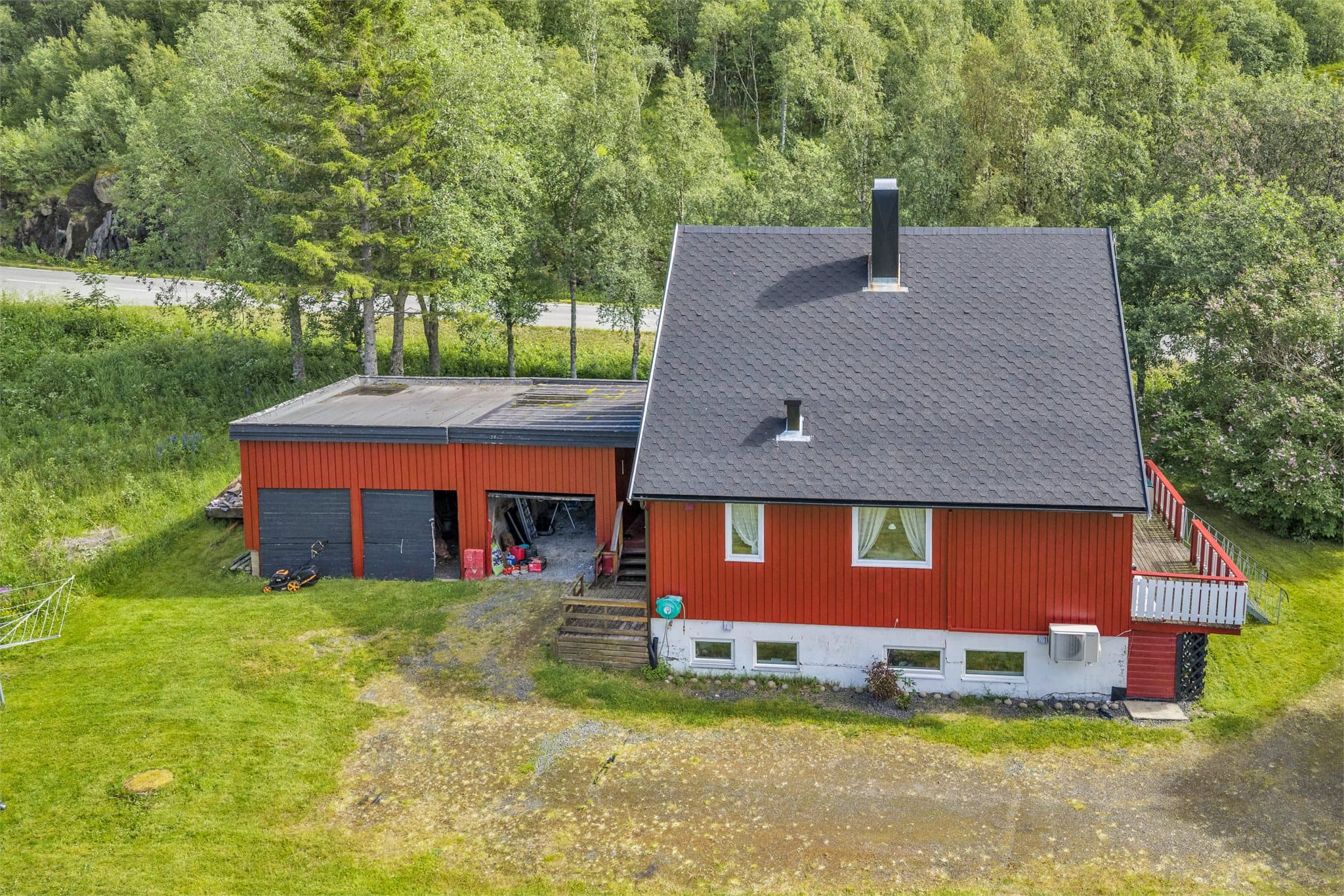 Her har du en innholdsrik bolig med mange muligheter og godt potensial.
