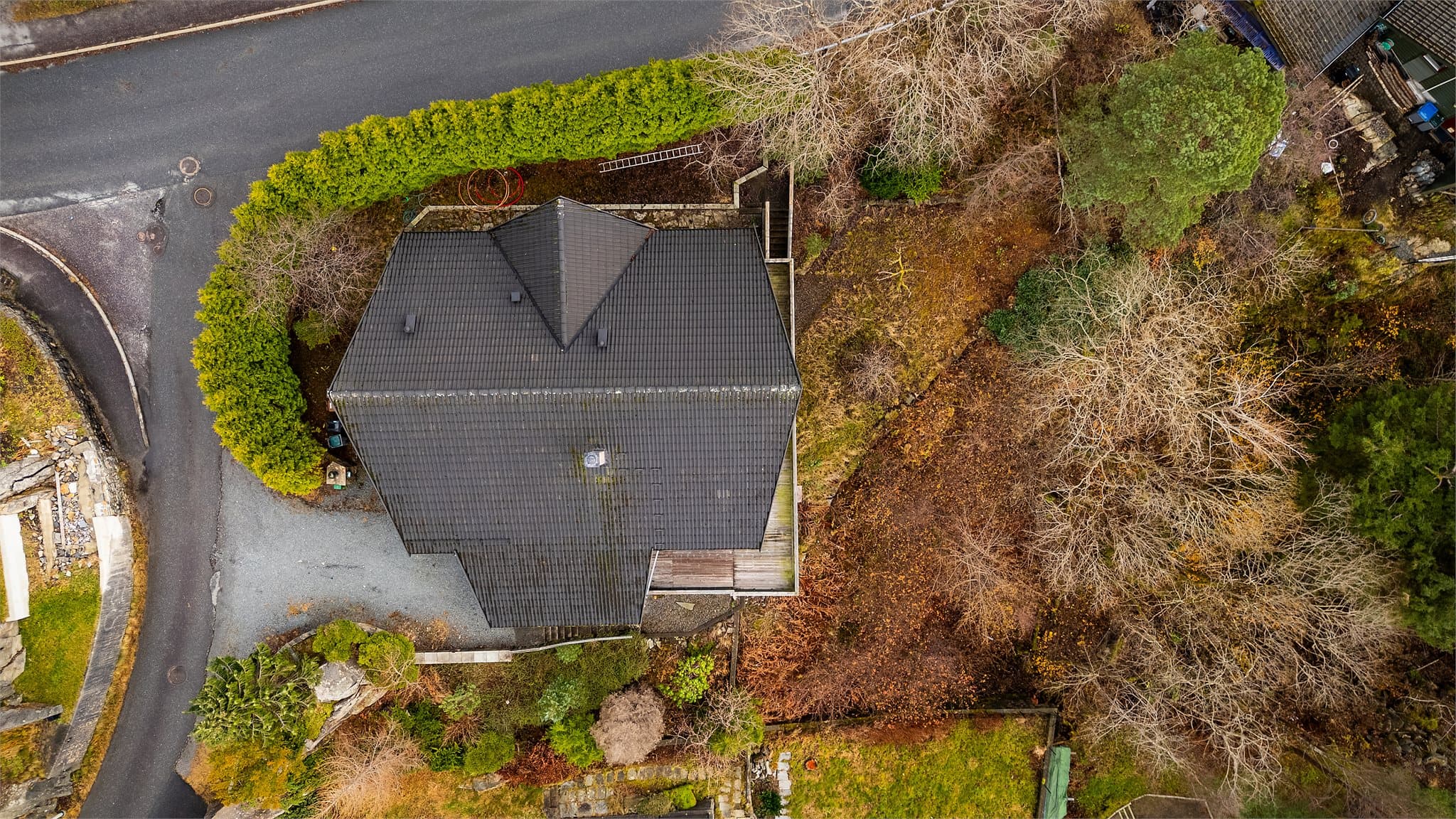 - Emera eiendomsmegling v/Erlend Stokmo har gleden av å presentere Tjørnhaugen 76 -