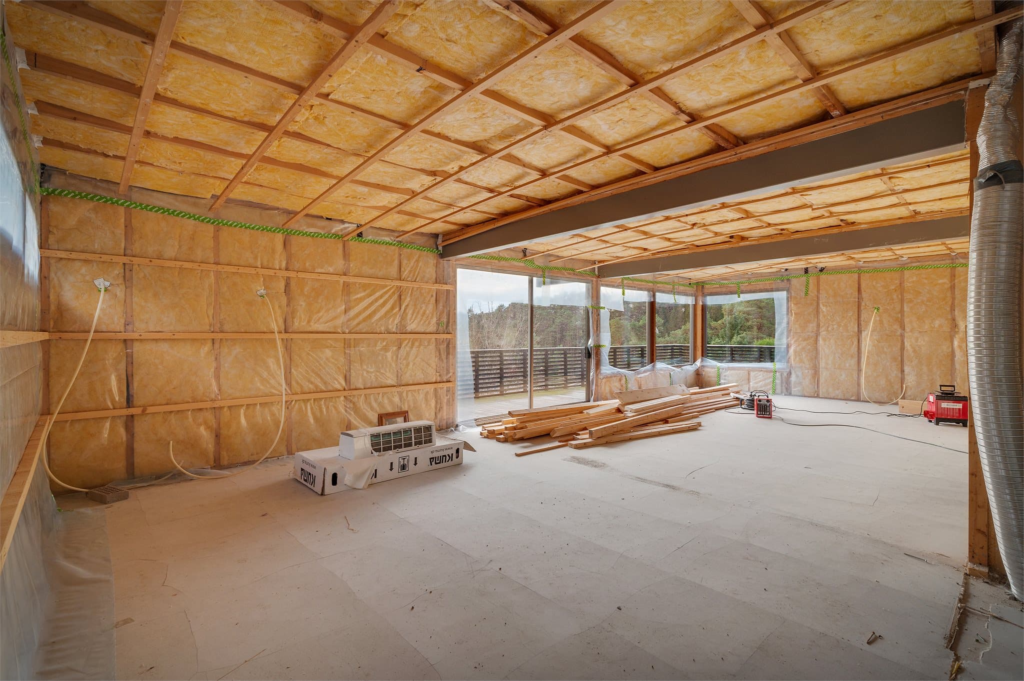 - Åpen og luftig stue med god plass til ønsket møblement -