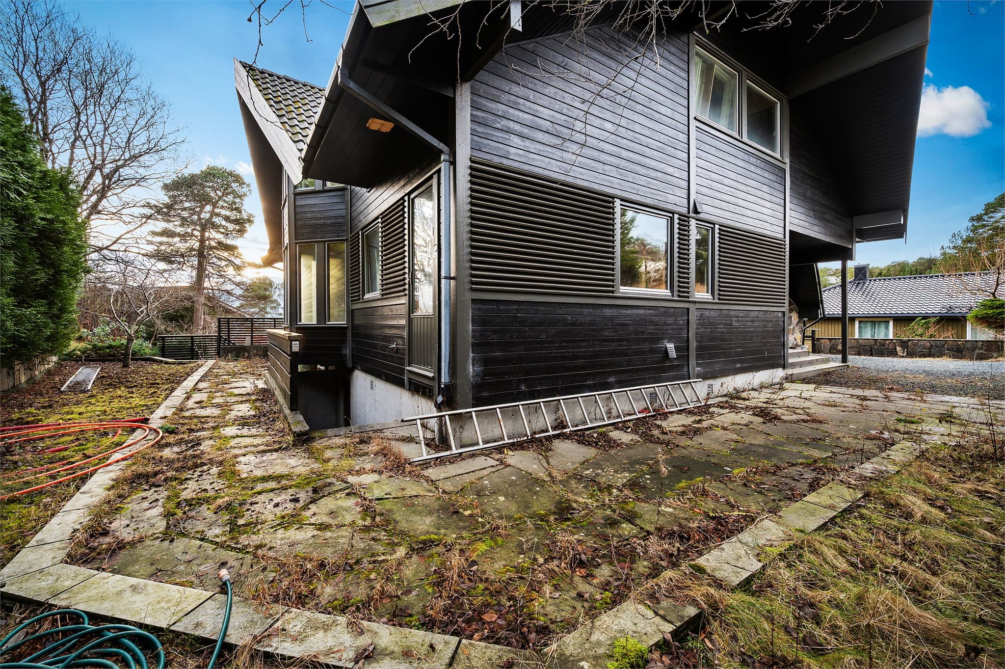 - Emera eiendomsmegling v/Erlend Stokmo har gleden av å presentere Tjørnhaugen 76 -