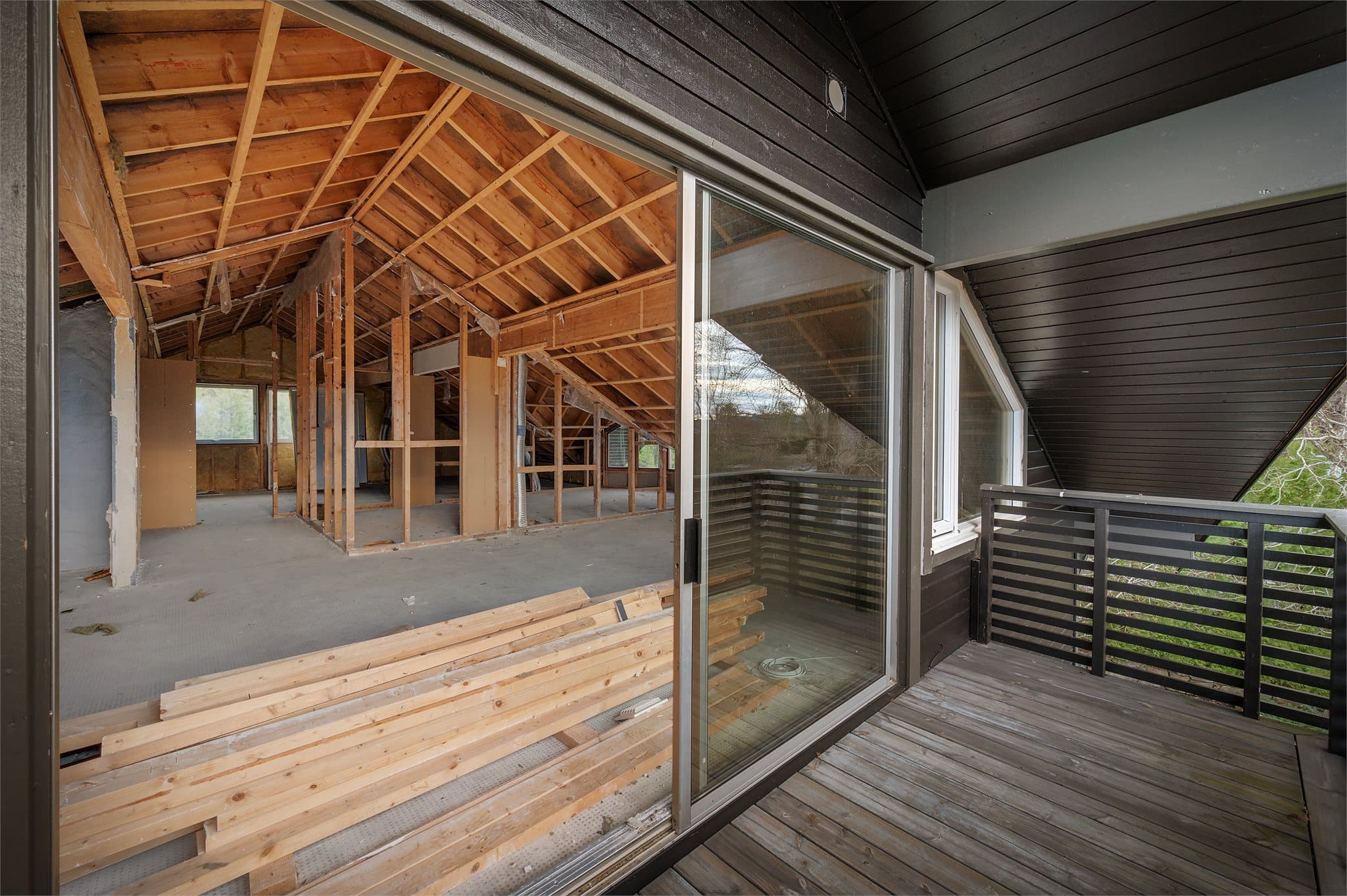 - Emera eiendomsmegling v/Erlend Stokmo har gleden av å presentere Tjørnhaugen 76 -