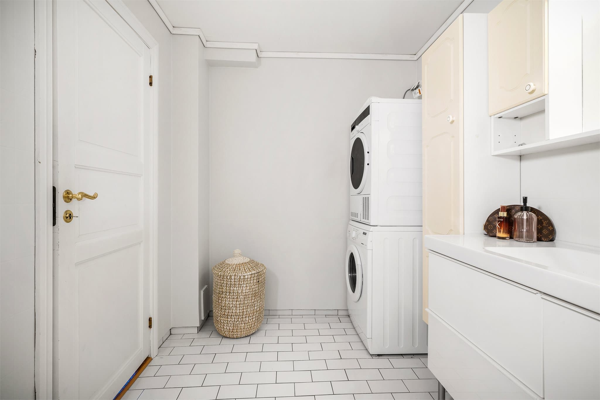 - Her er det opplegg til vaskemaskin og tørketrommel -