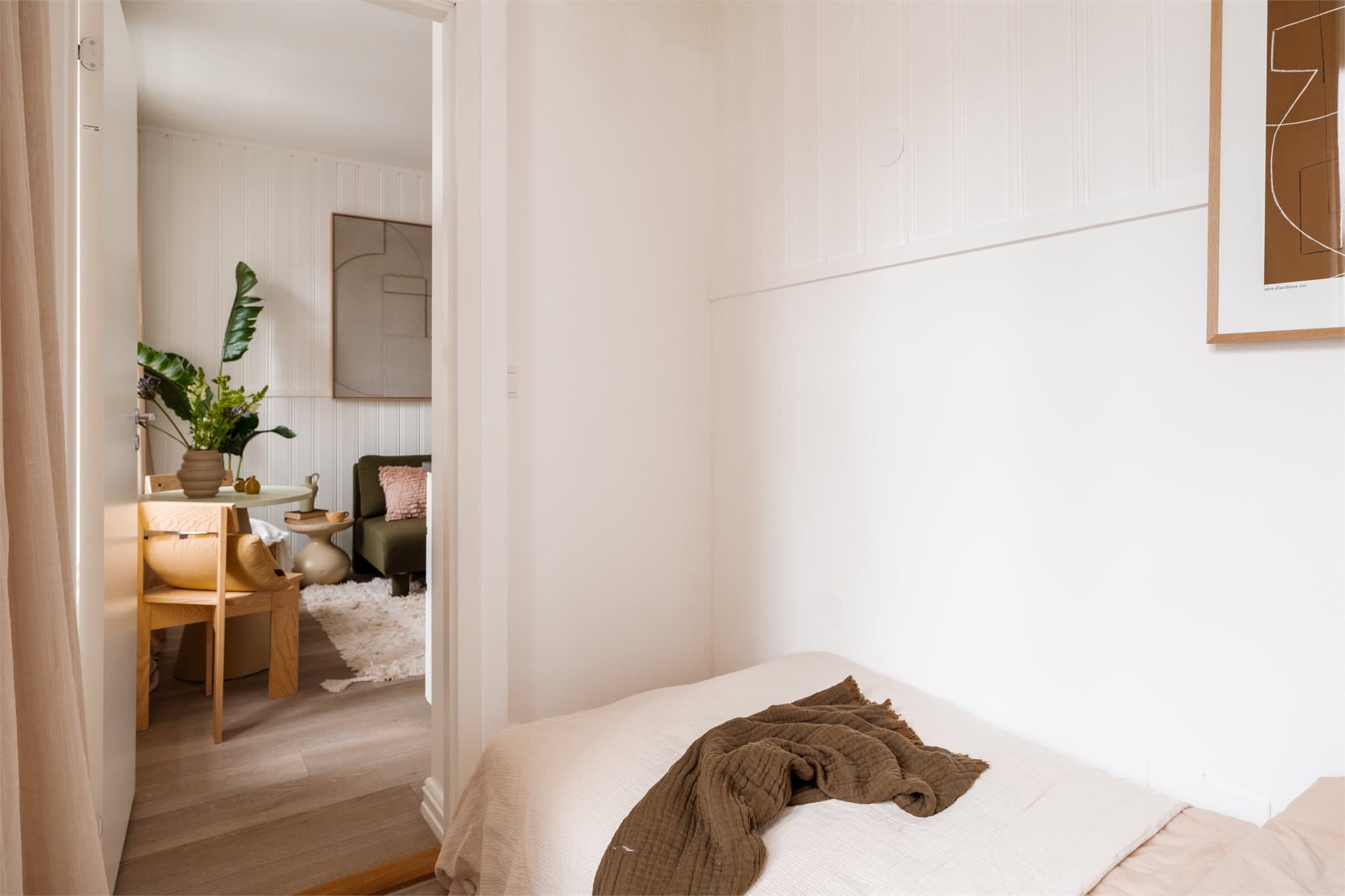 Videre inn til soverommet.