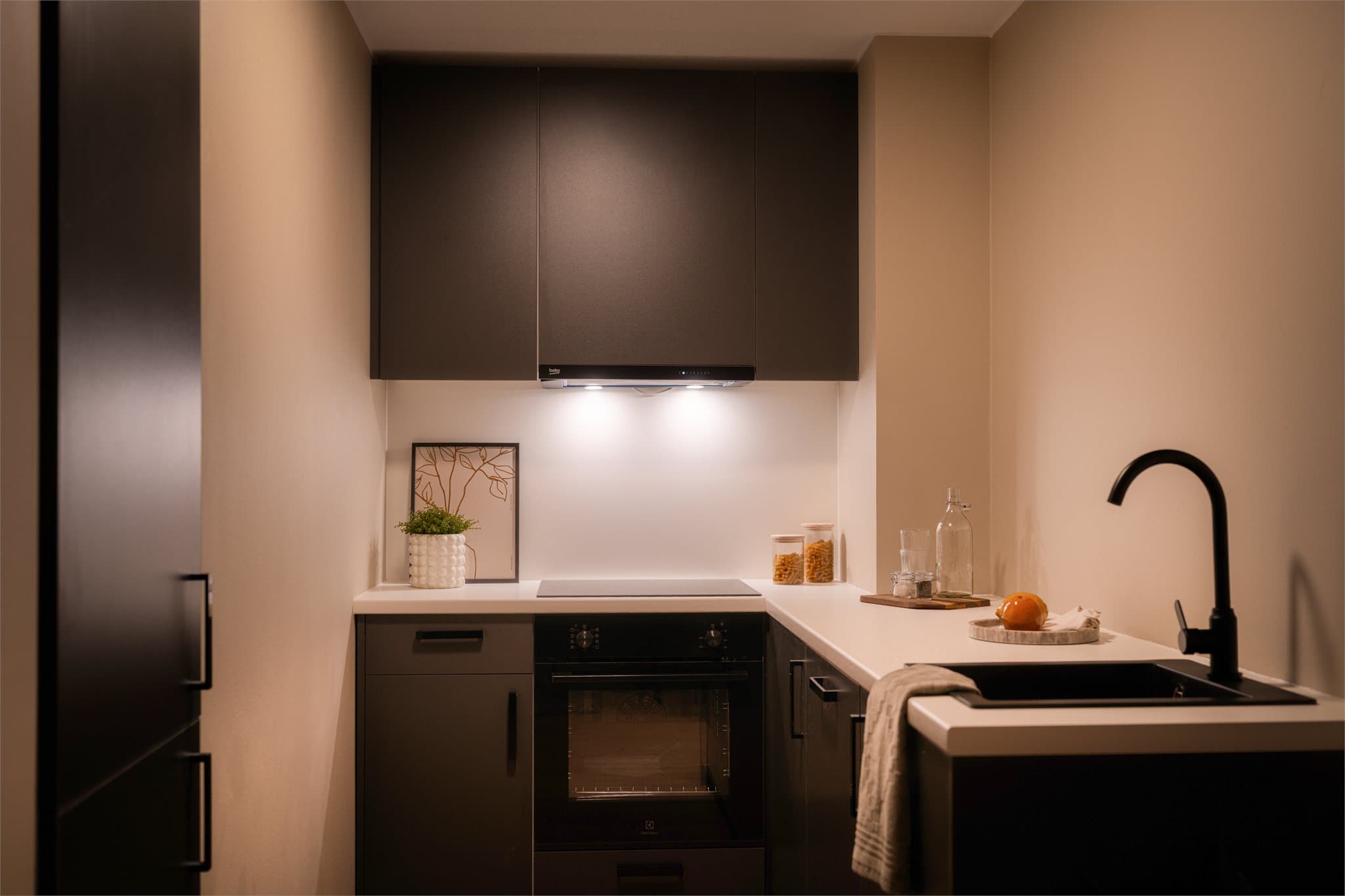 Kjøkkenet ble renovert i 2025 og holder en høy standard.