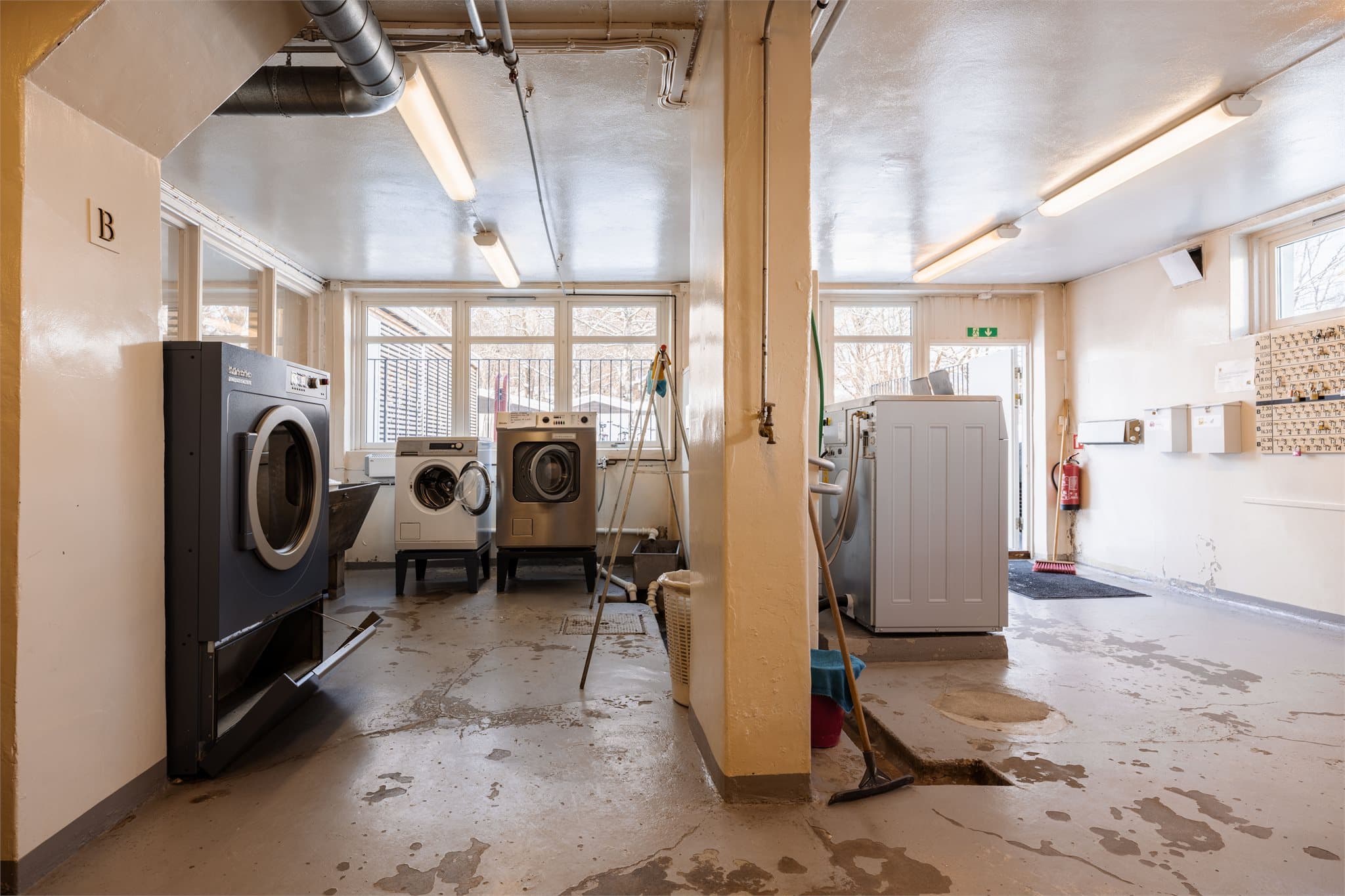 Borettslaget har et praktisk fellesvaskeri tilgjengelig for beboerne.