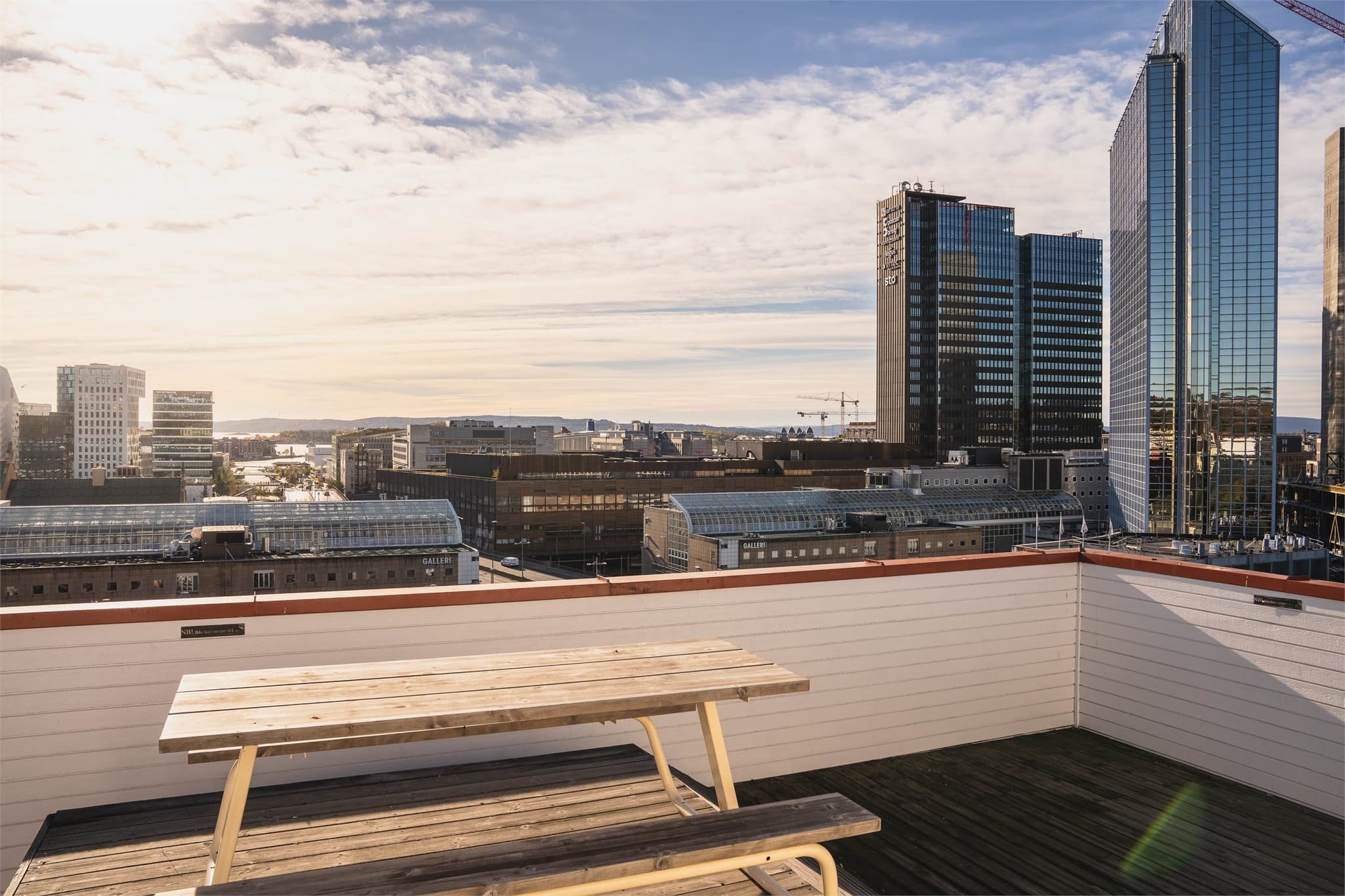 Felles takterrasse med flott utsikt og solforhold.