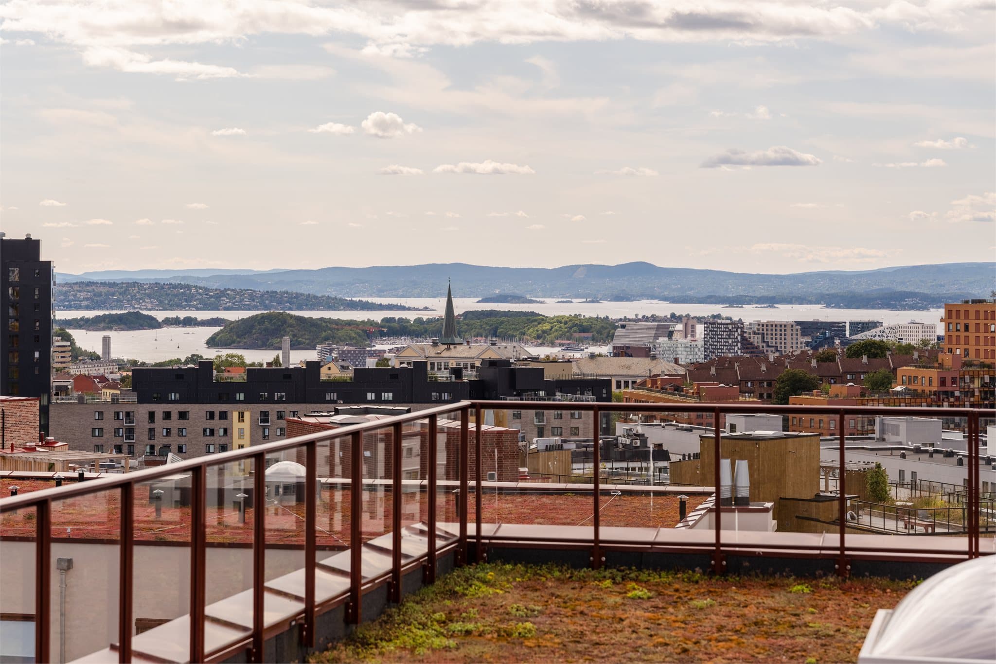 Utsikt fra takterrassen.