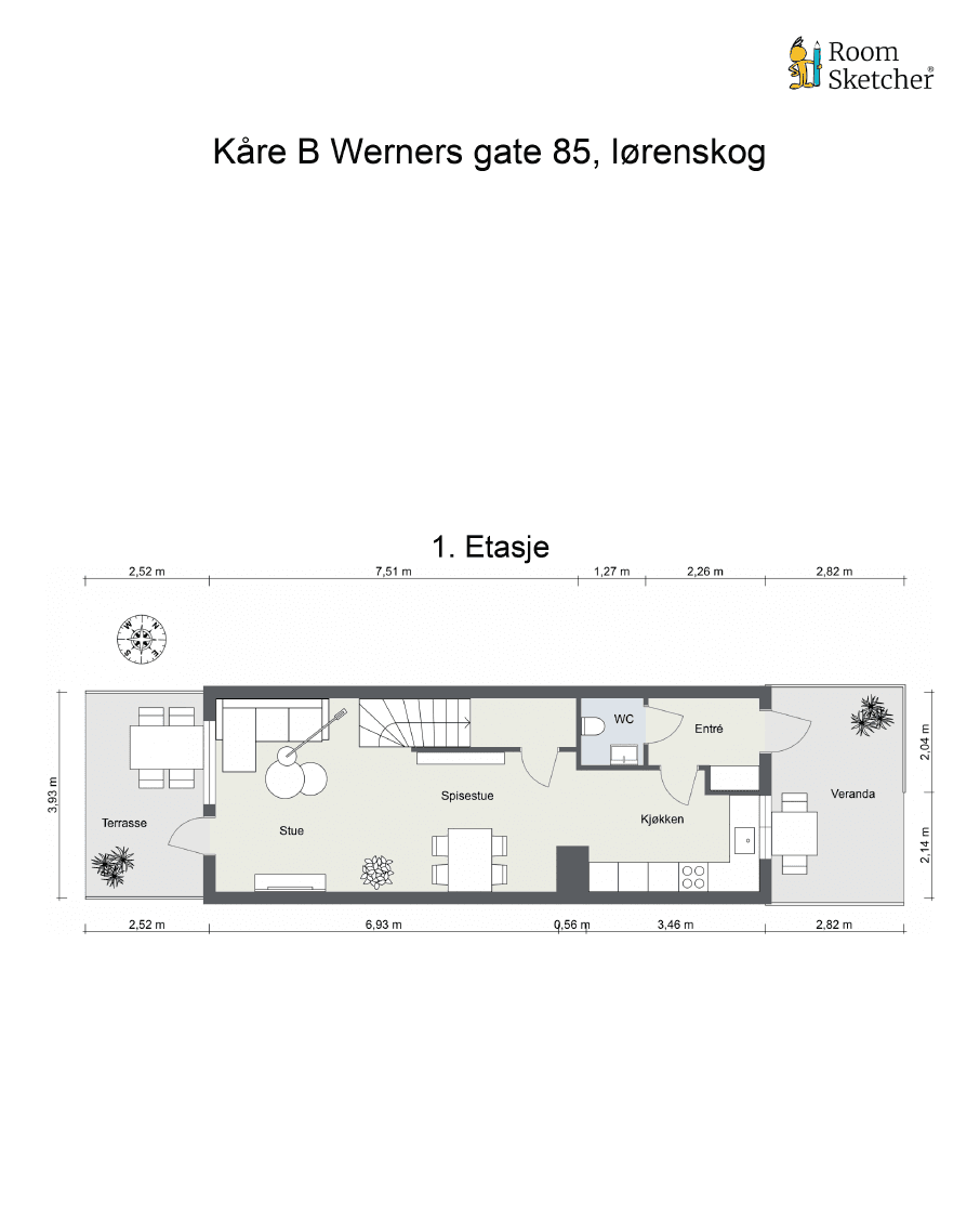 Første etasje har en sosial og praktisk planløsning med entré, wc, kjøkken og stue.