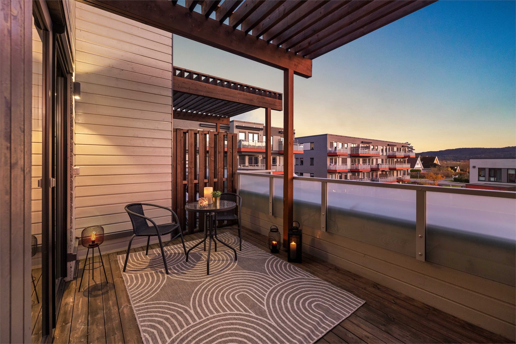 Balkongen i 3. etasje har en flott utsikt og gode solforhold.