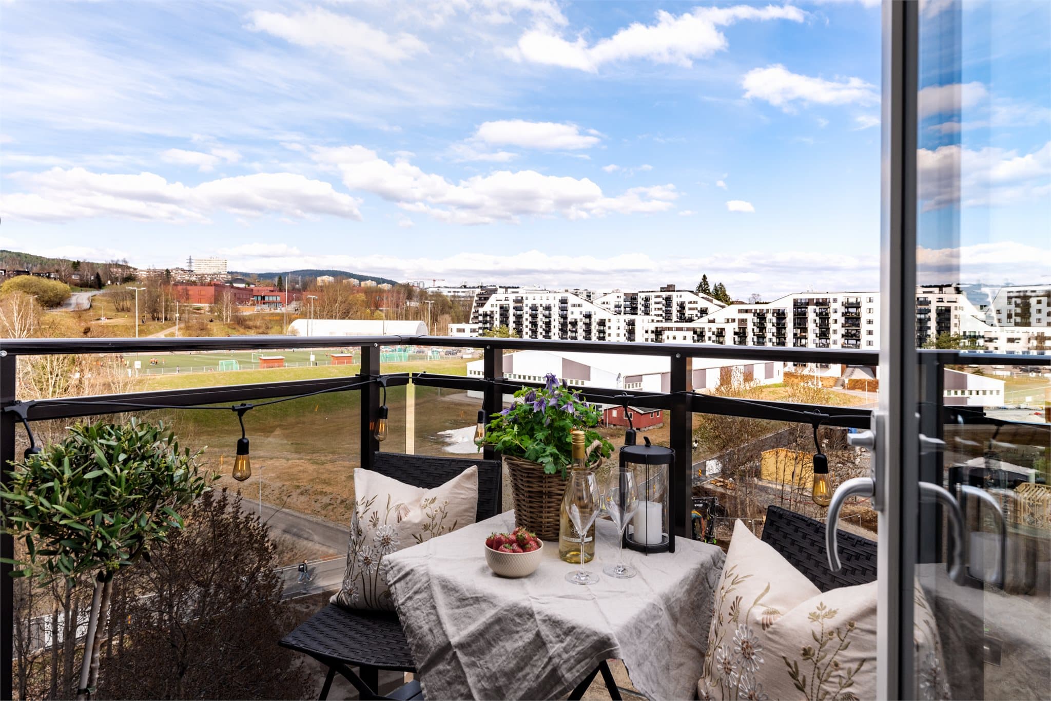 Også her har du fri utsikt og ingen/lite innsyn, så her bor du virkelig fint og privat til.