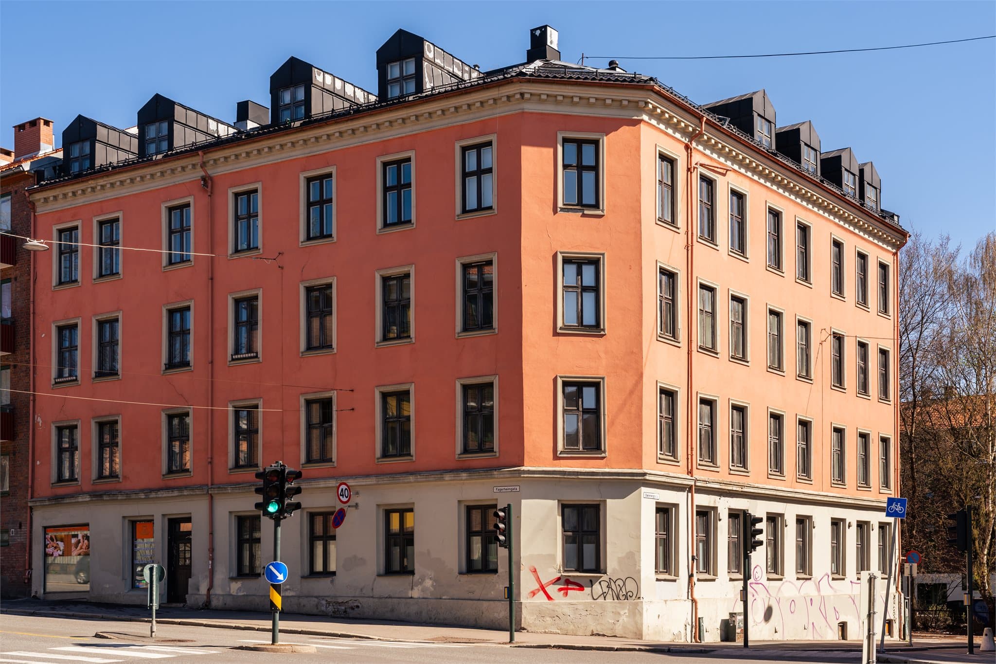 Fagerheimgata 11 er en klassisk bygård med en svært attraktiv beliggenhet på Øvre Grünerløkka.