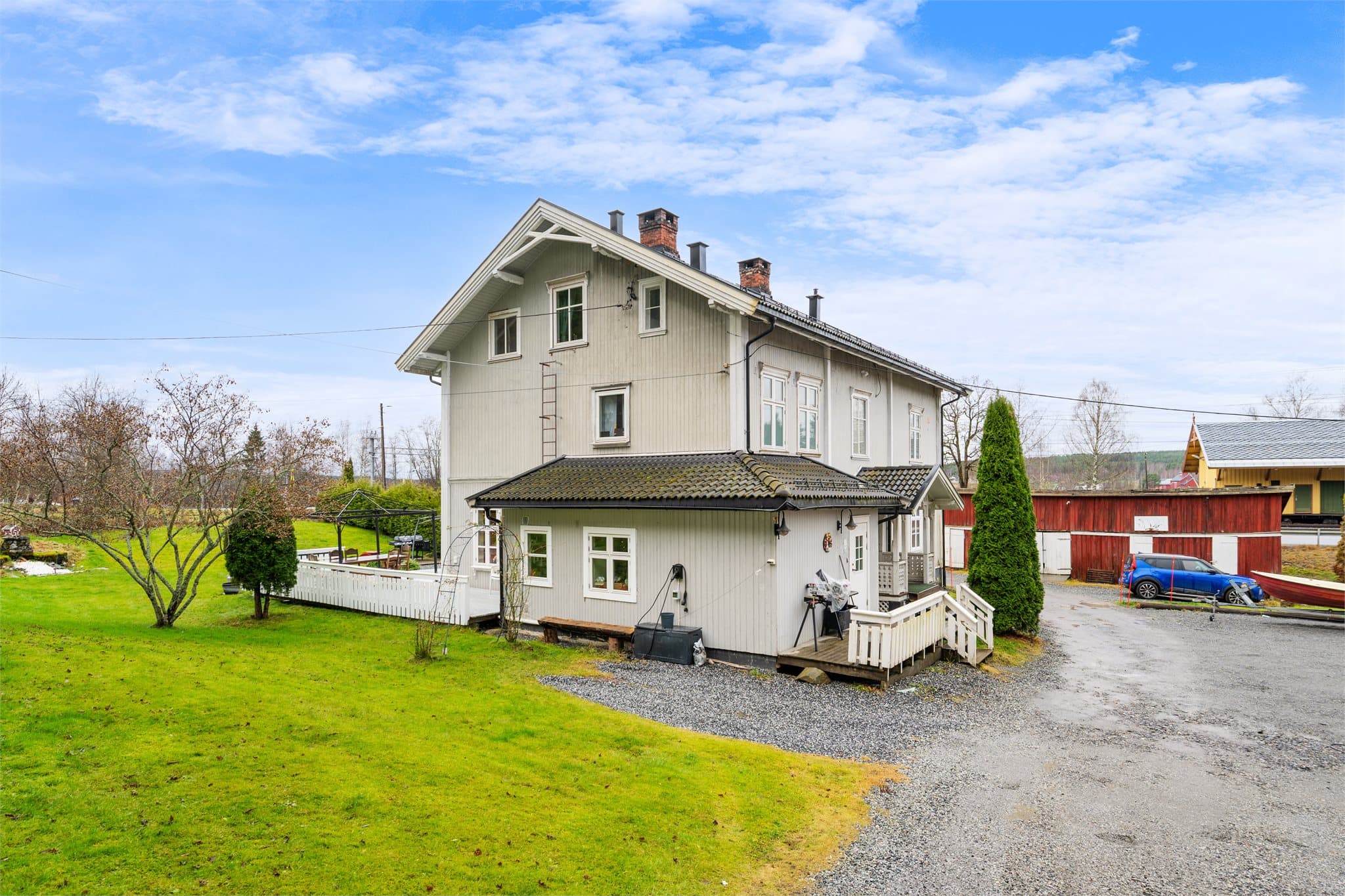 Grønne og frodige uteområder.