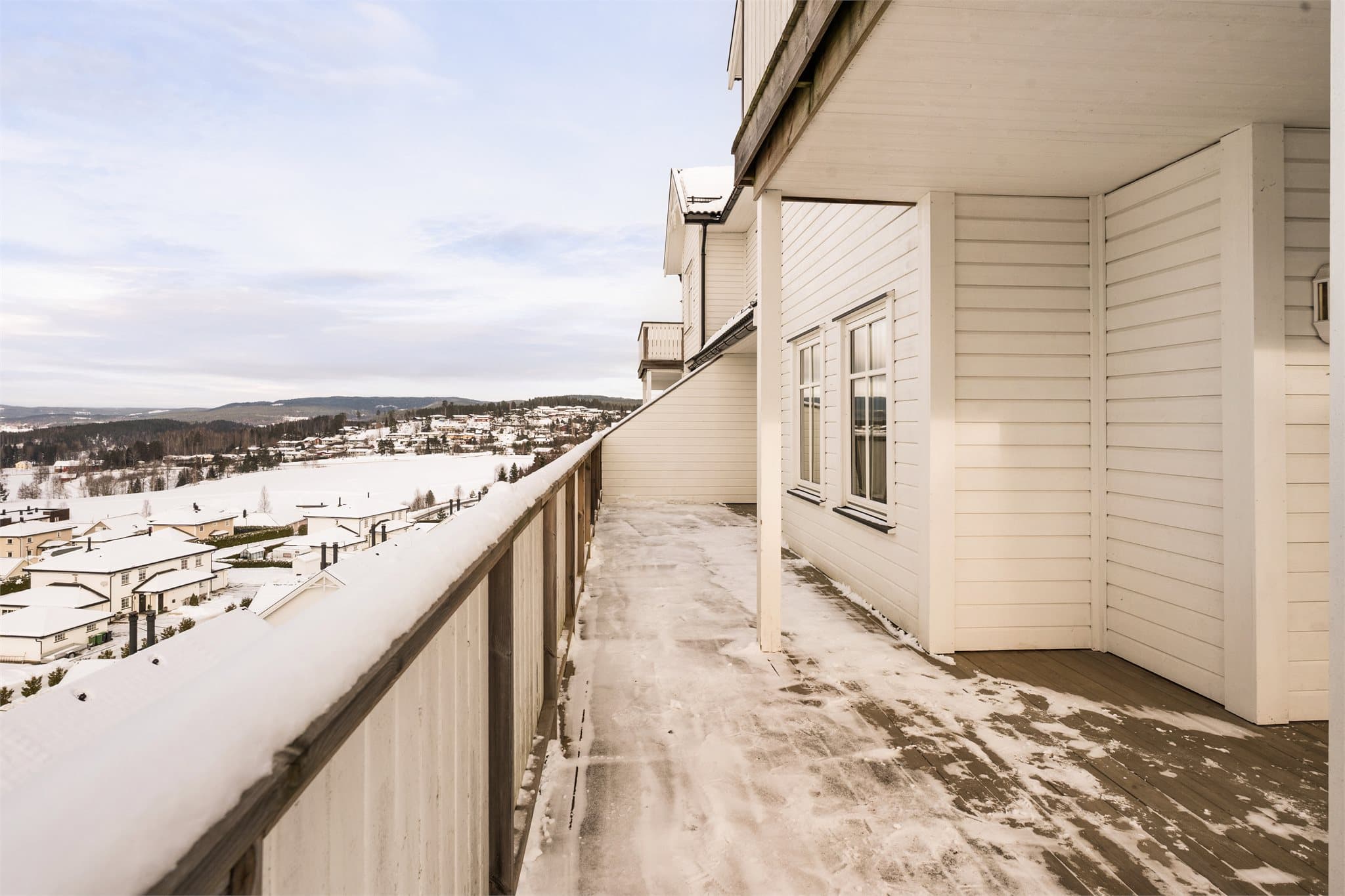 Her er det god plass til flere ulike sittegrupper.