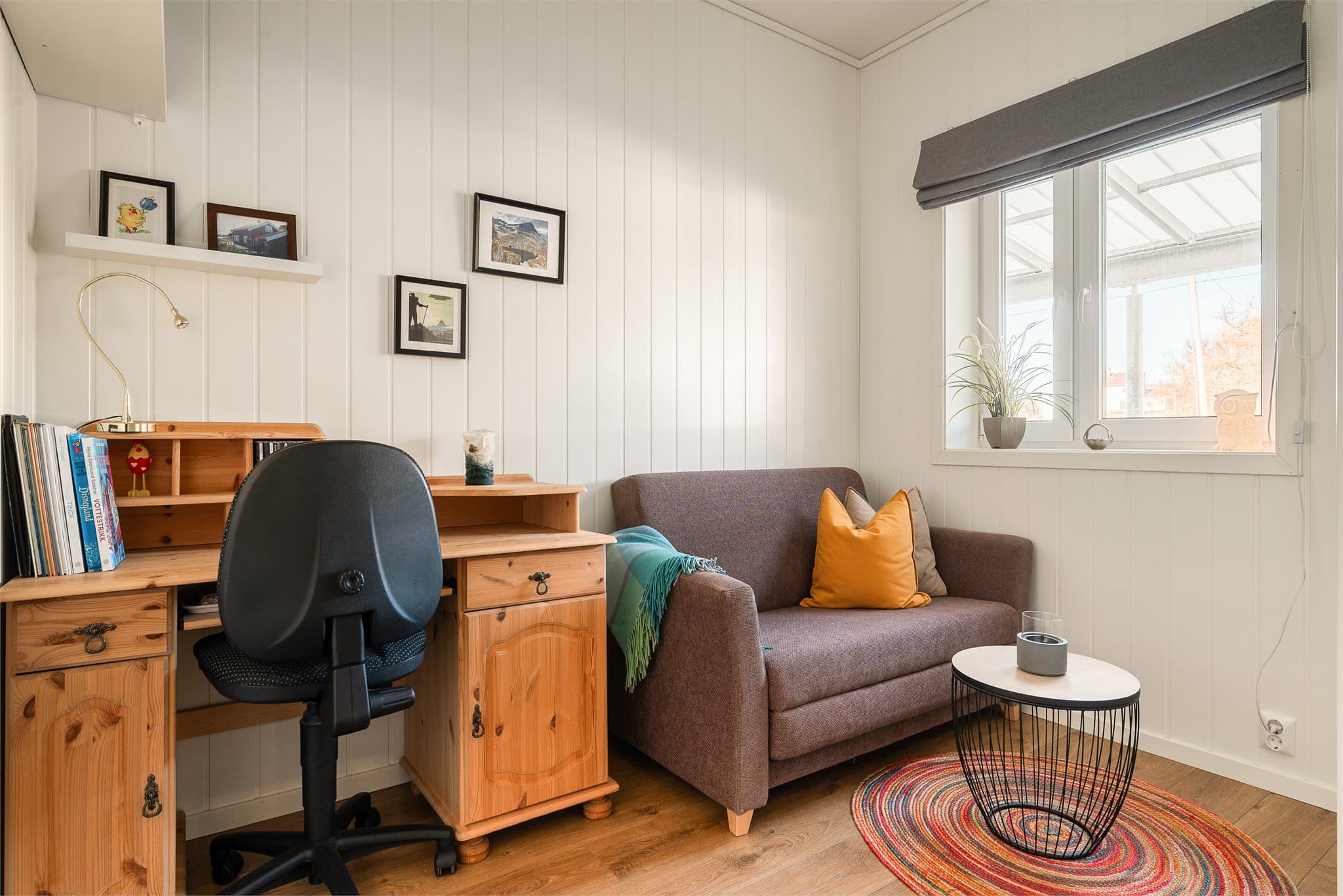 Det andre soverommet egner seg godt som barnerom, gjesterom eller kontor.