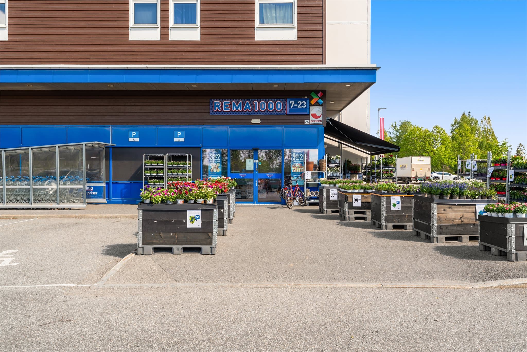 Nærmeste dagligvarebutikk er Rema 1000.