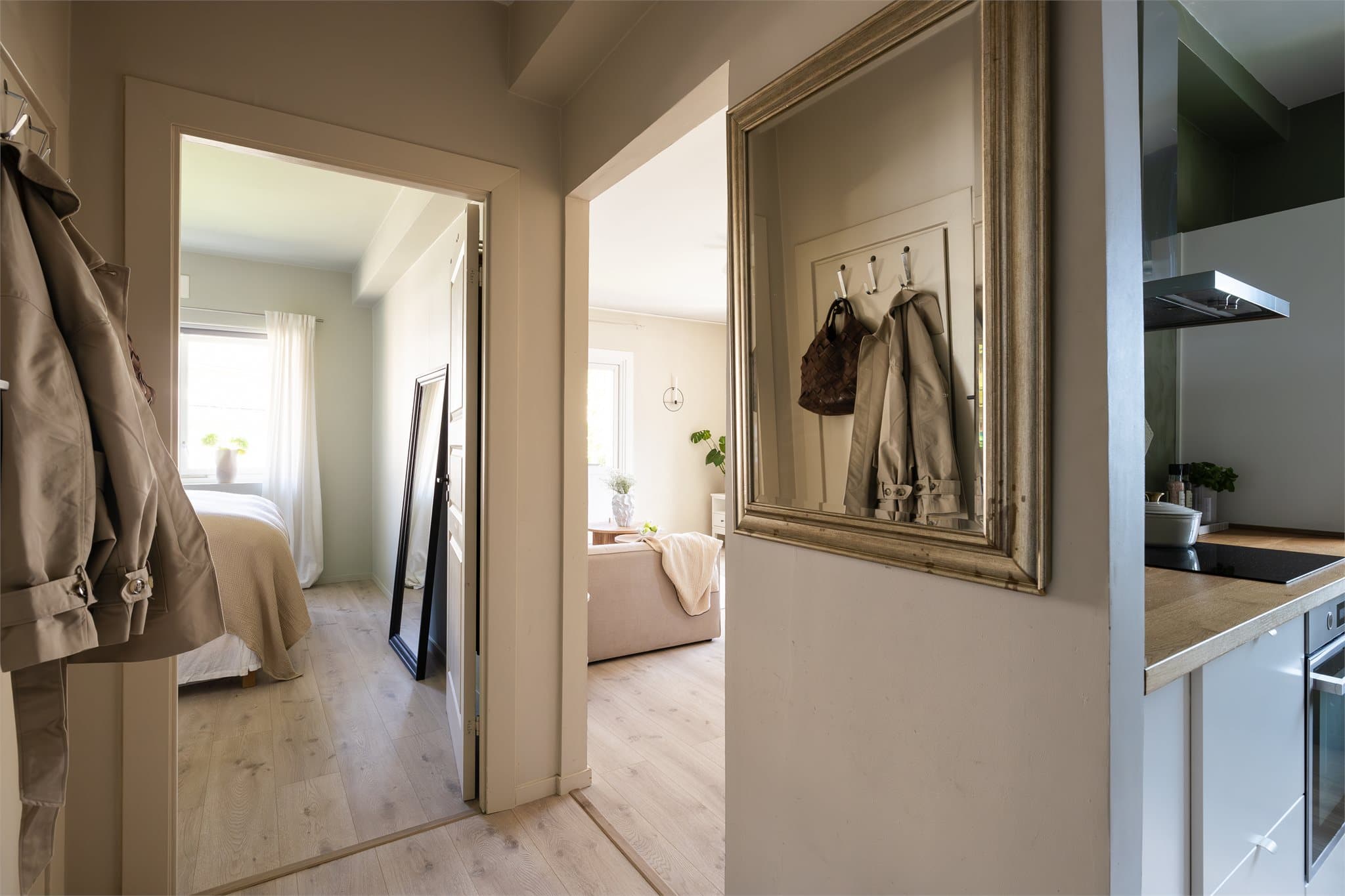 Entréen gir et godt førsteinntrykk av leiligheten.