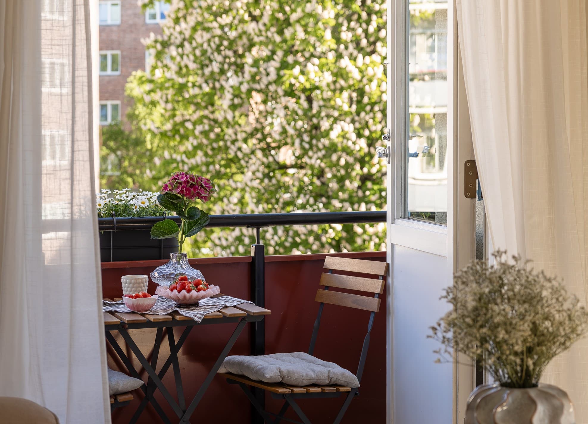 Boligen ligger skjermet til, med lite innsyn.