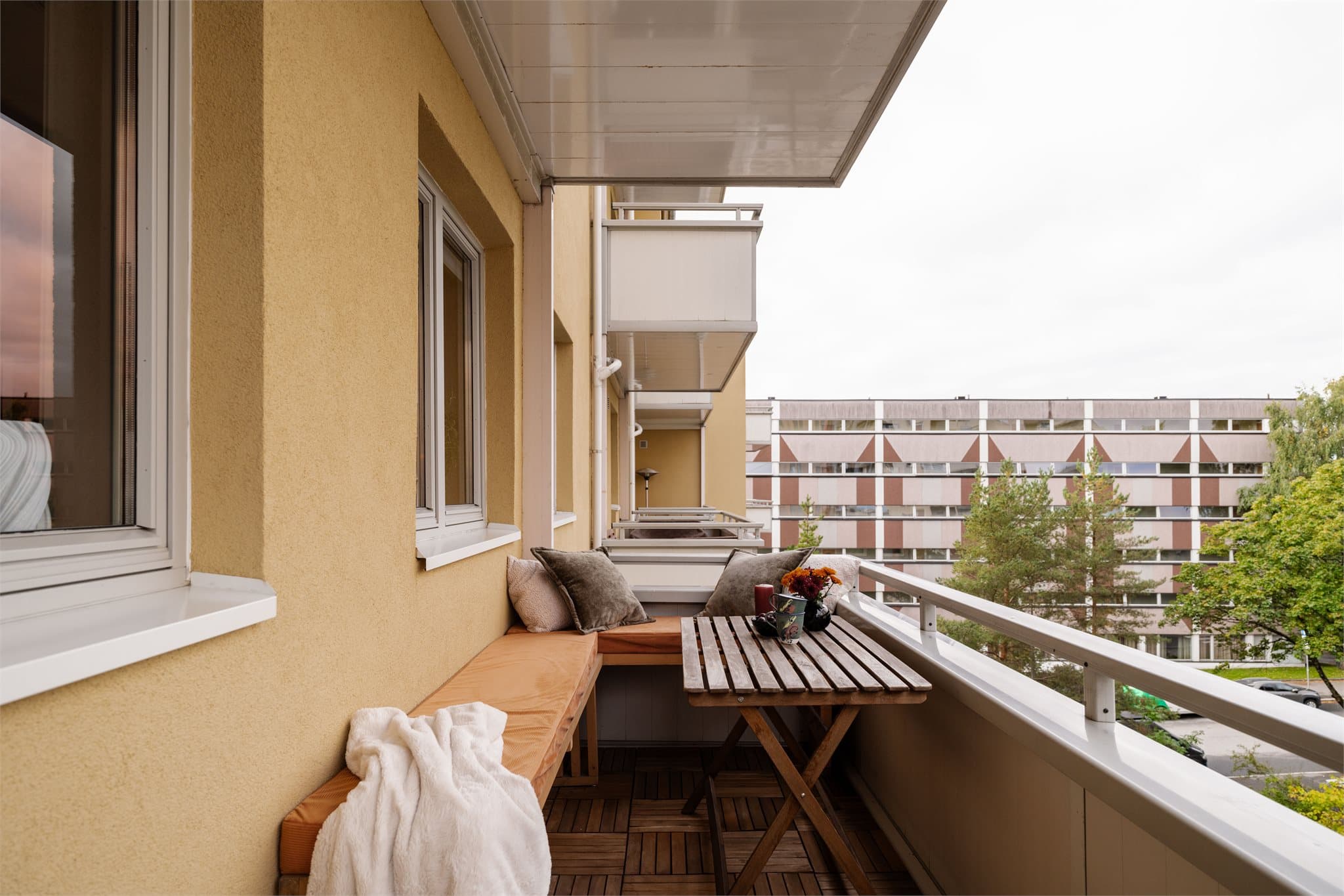 Leiligheten ligger i byggets 4.etasje og har heisadkomst.