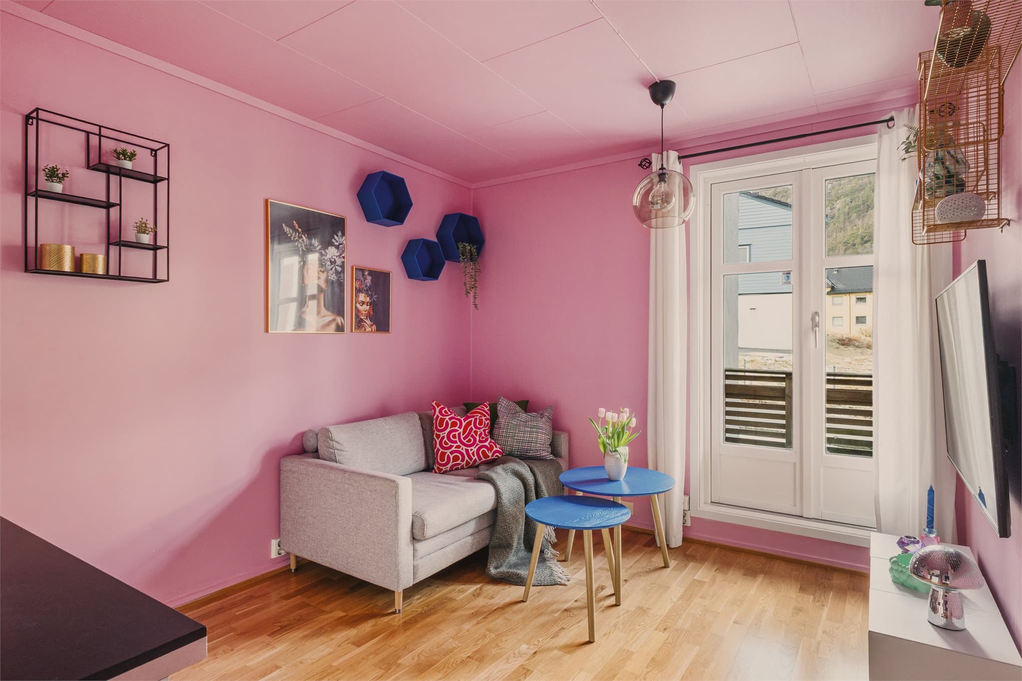 - Emera Eiendomsmegling v/Stian Sletten har gleden av å presentere Monrad Mjeldes vei 7 -