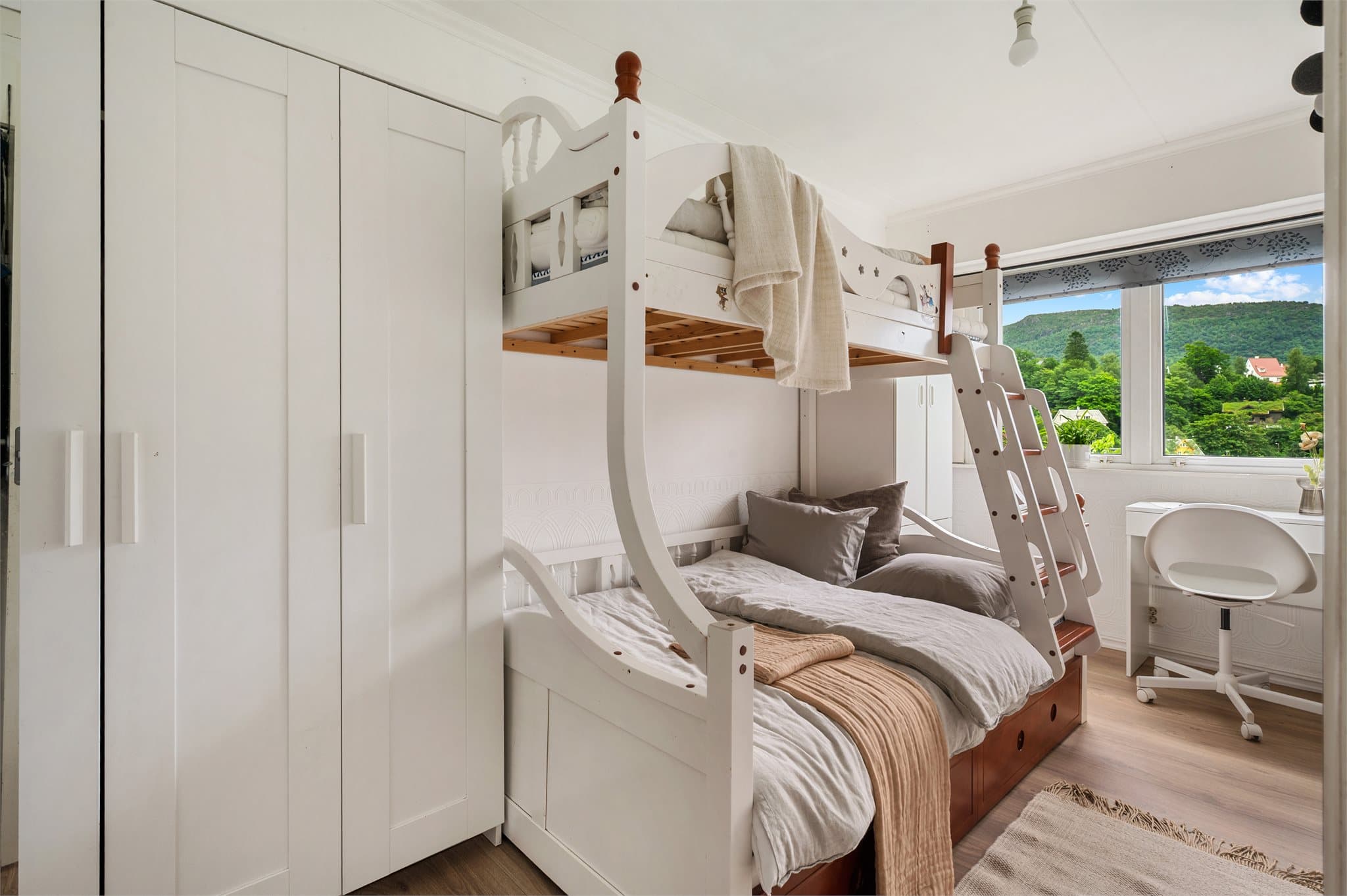 - Soverom 2 måler 8,9 m² -