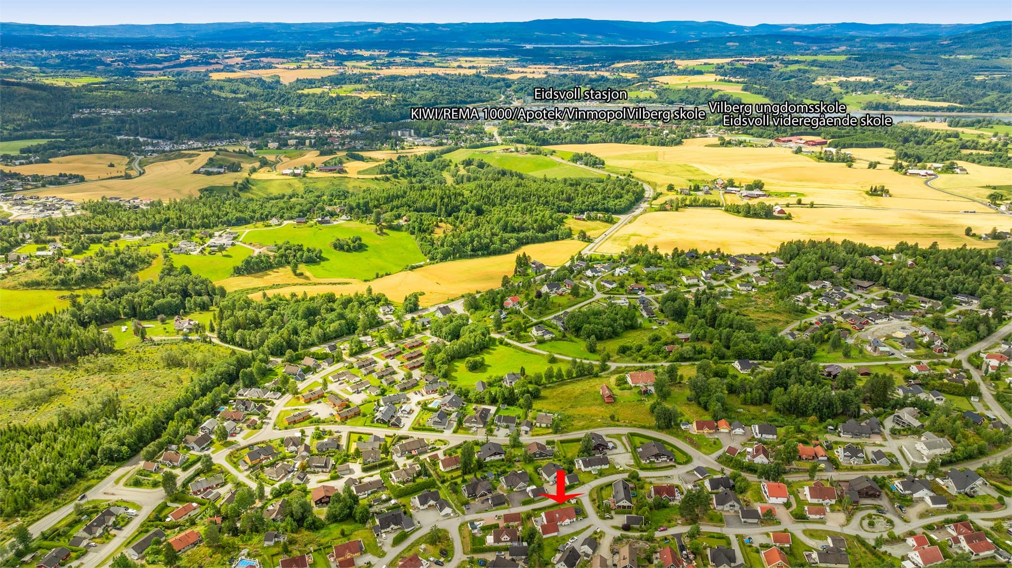 Kort vei til Sundet med servicetilbud, skoler i alle trinn og Eidsvoll Stasjon hvor toget tar deg til Oslo S på bare ca. 35min. og Gardermoen på 10min.!