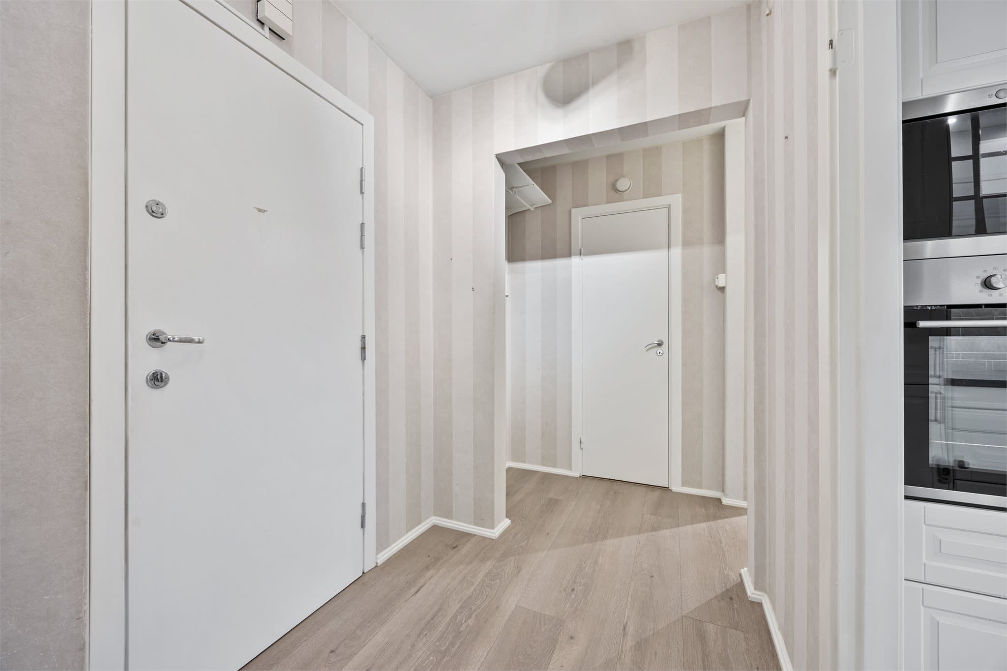 Lys og innbydende entré