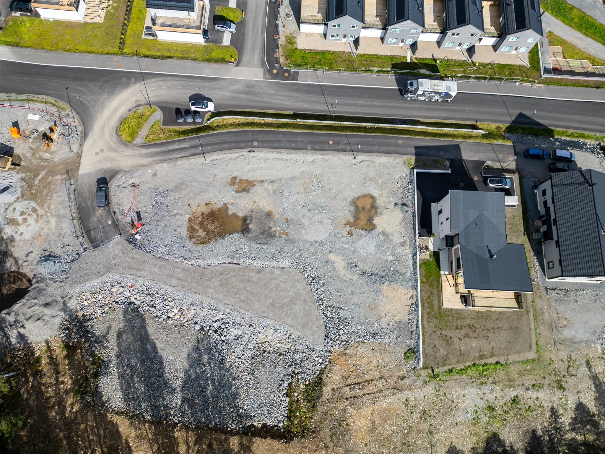 Tomtene ligger øverst i feltet, med direkte nærhet til marka