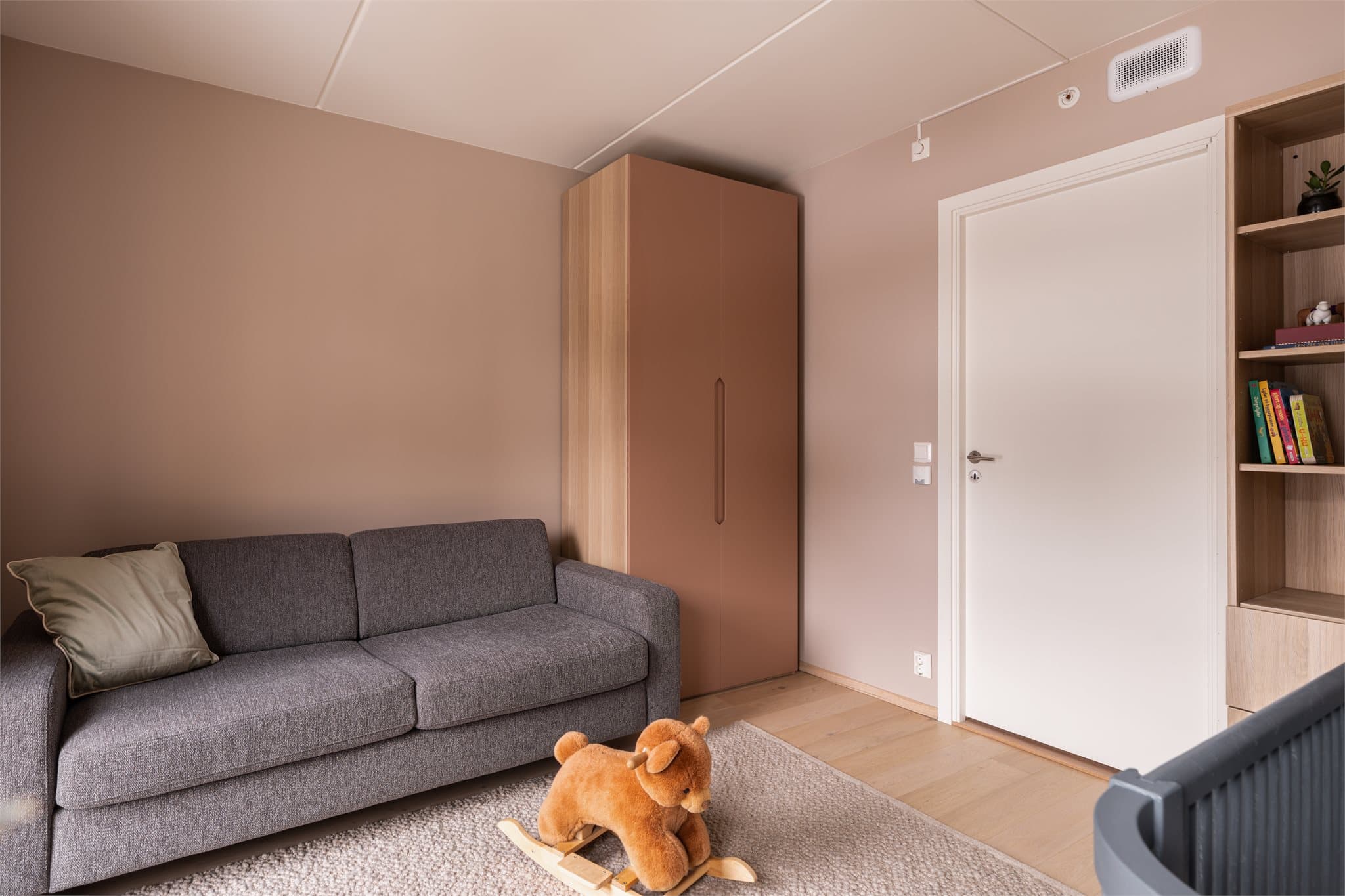 Den gode størrelsen gjør dette til et meget fleksibelt rom med mange bruksmuligheter.