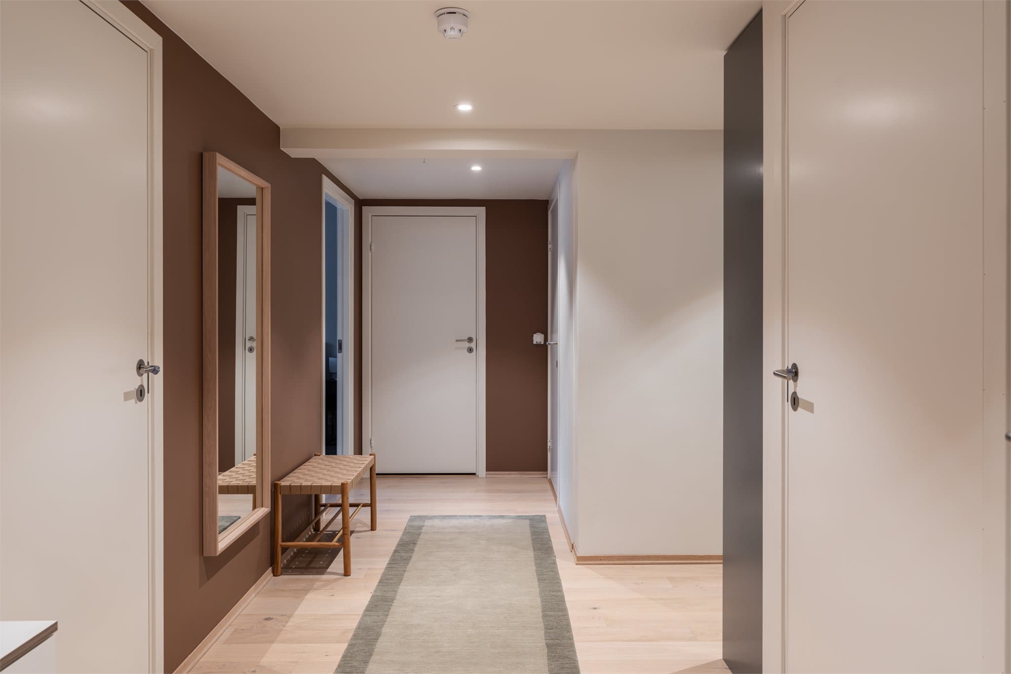 I gangen er det adkomst til en praktisk innvendig bod.